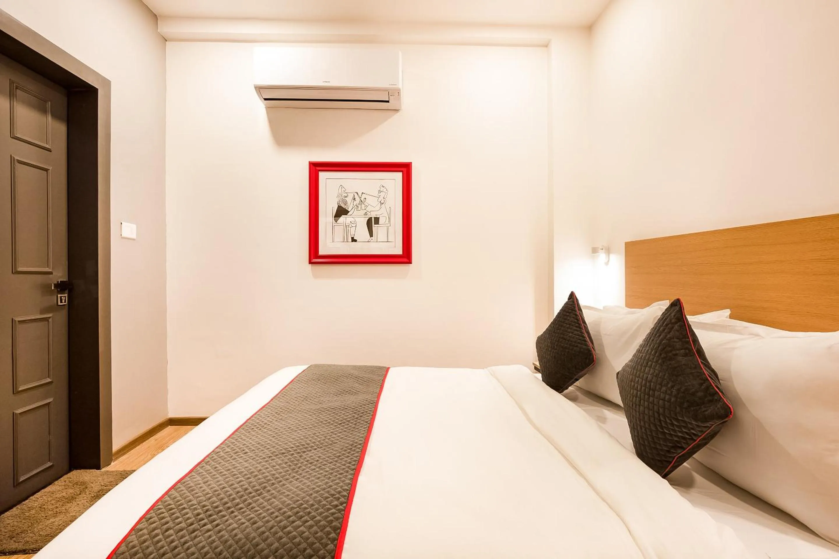 Bedroom, Bed in Townhouse Pipliyahana Square