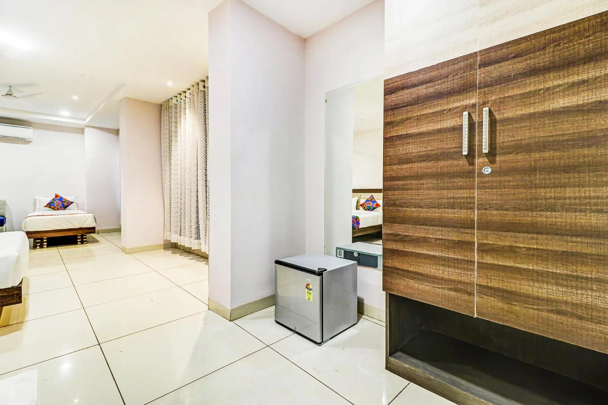 Bedroom, Bed in FabHotel Meera Palace