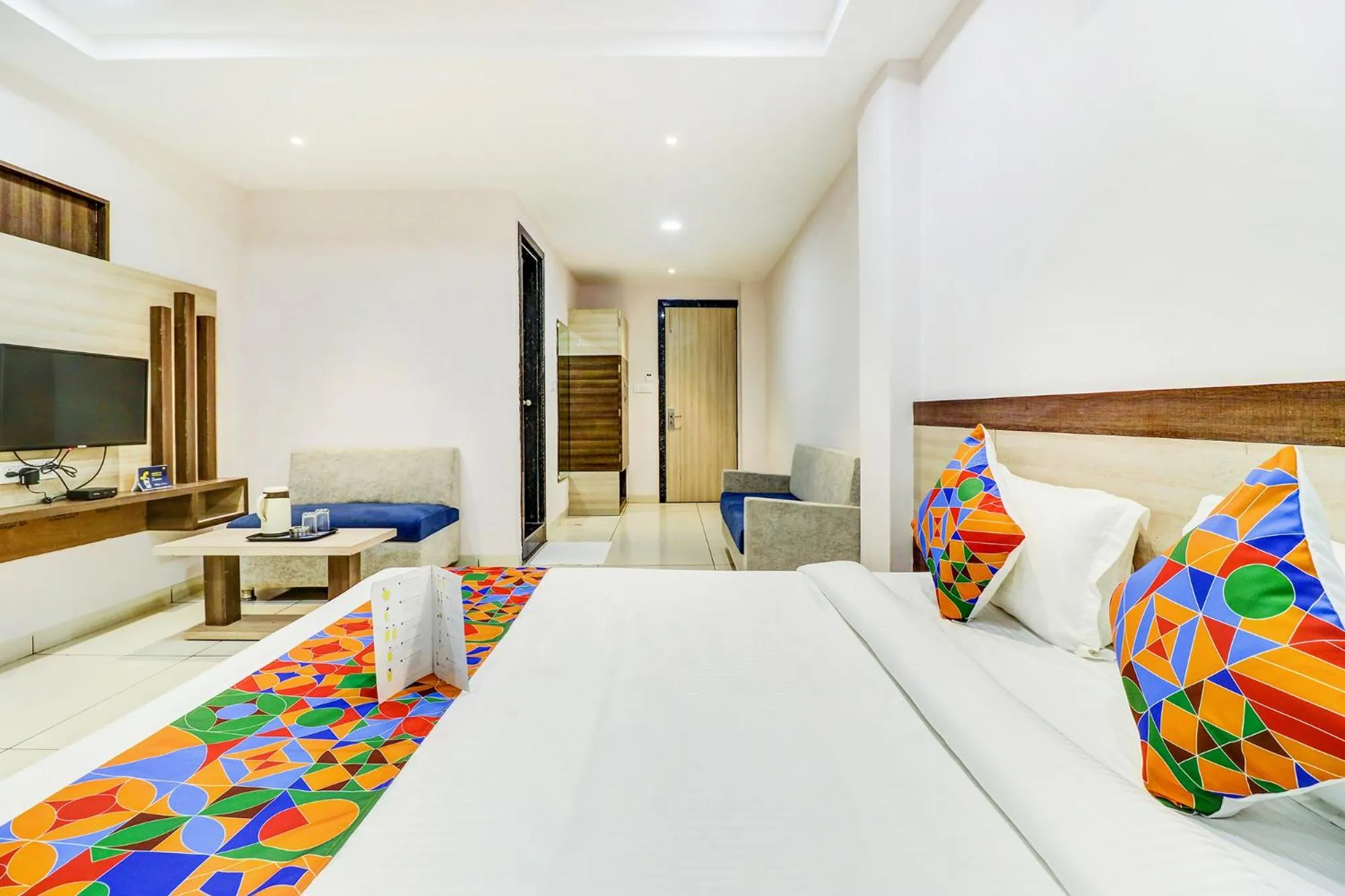 Bed in FabHotel Meera Palace