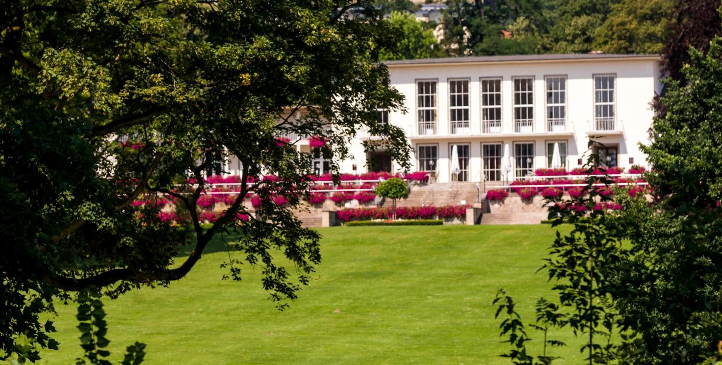 Facade/entrance in Dolce by Wyndham Bad Nauheim