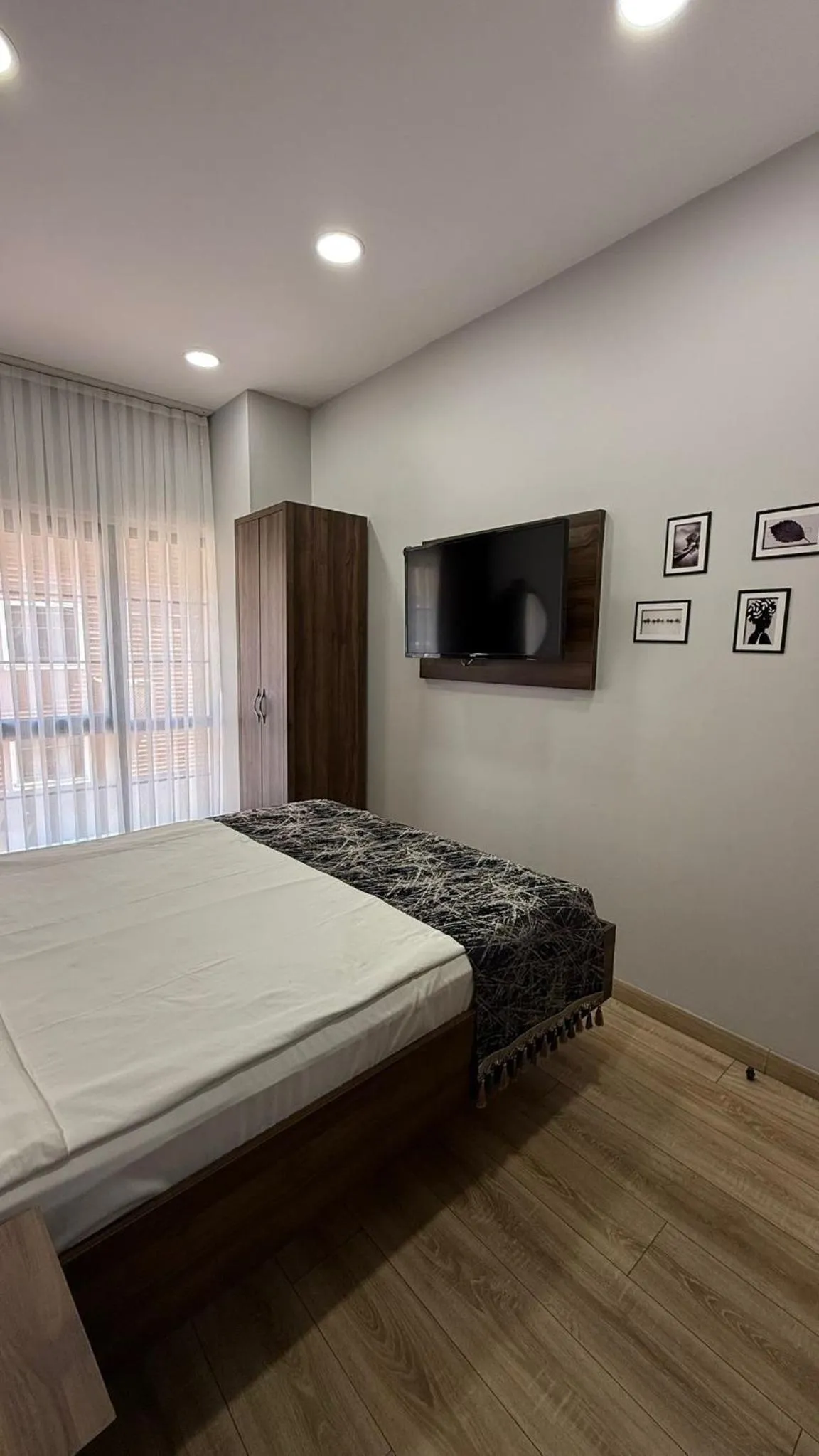 TV and multimedia, Bed in Han Suite Hotel