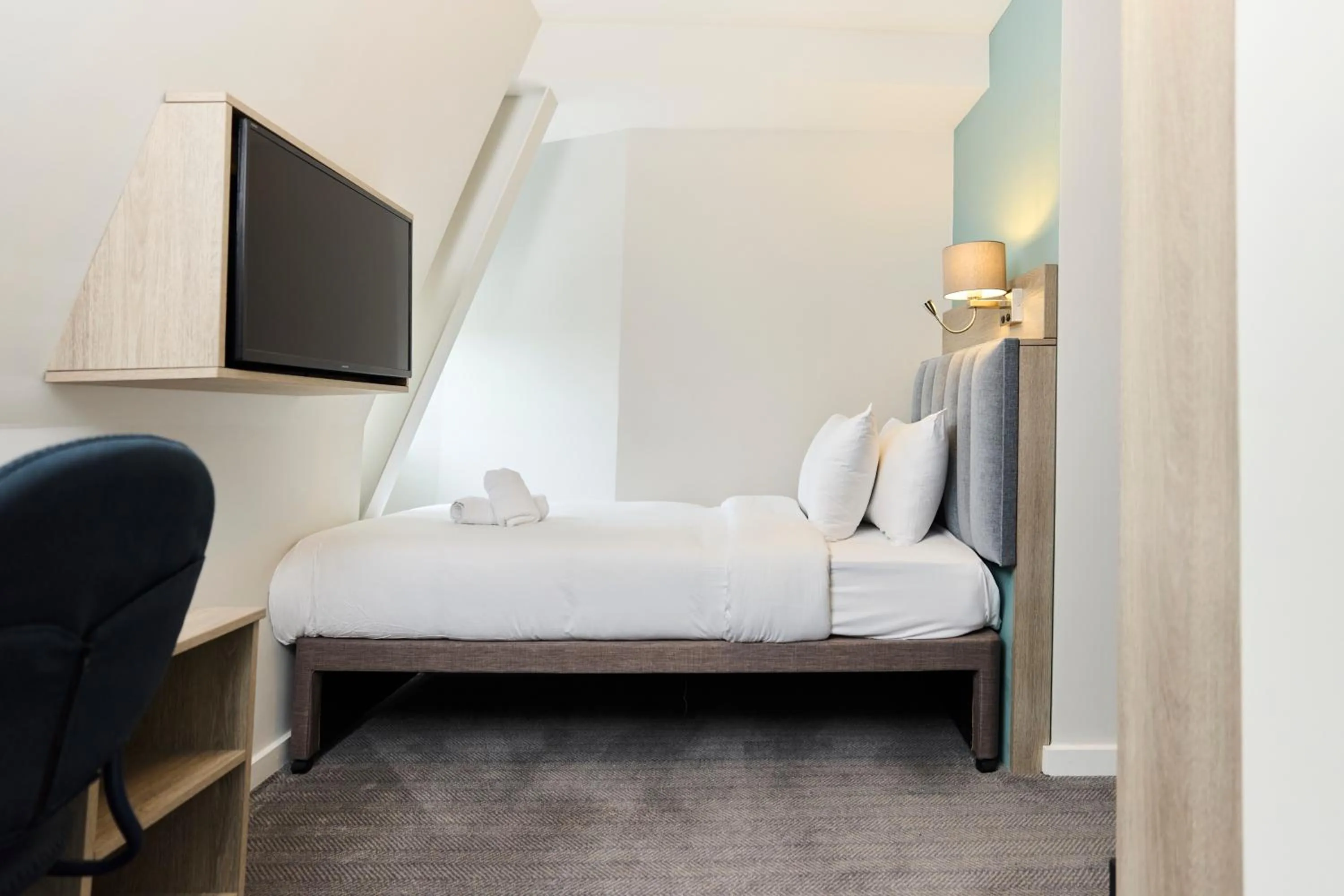 Bed in Prince William Hotel