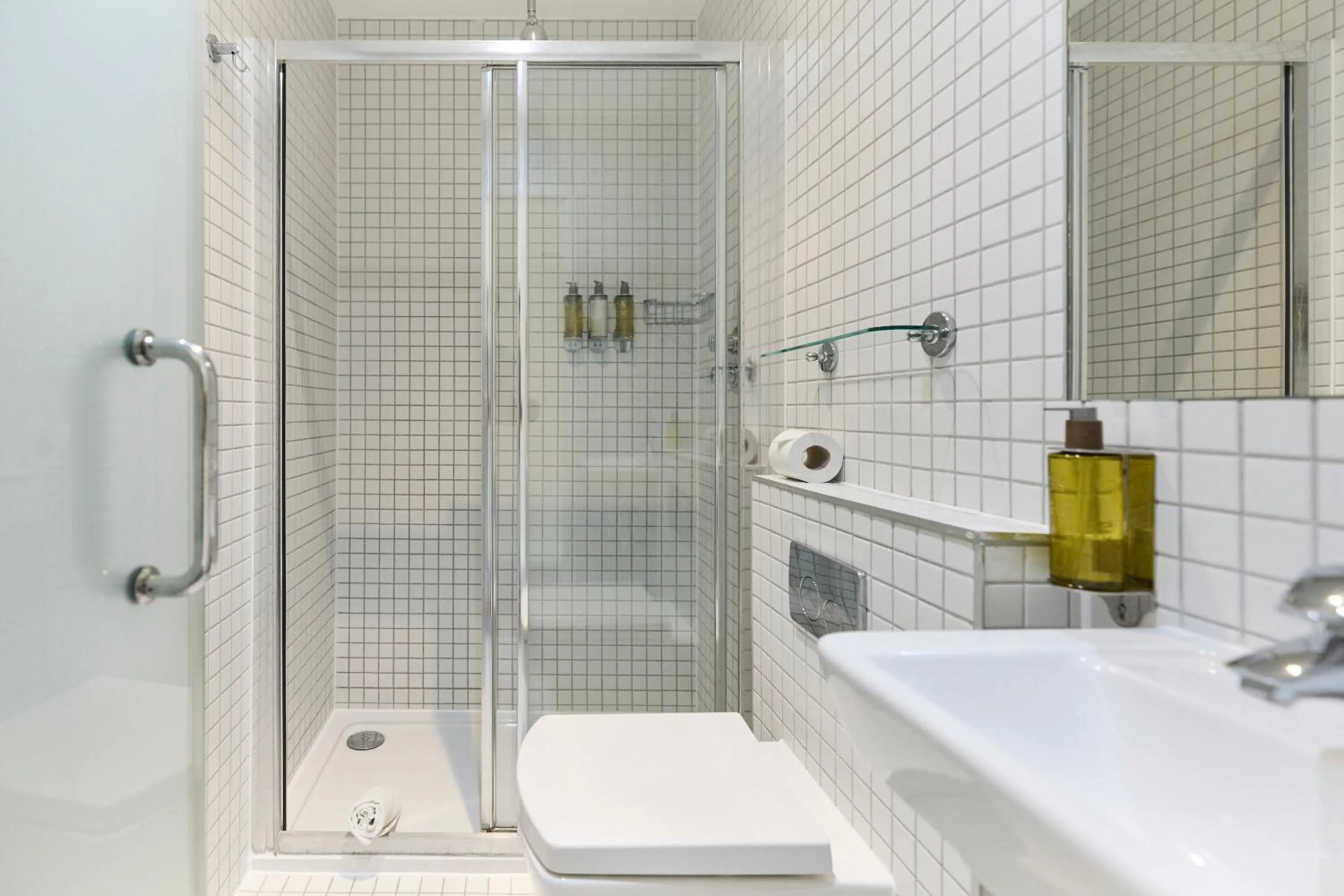 Shower in Prince William Hotel