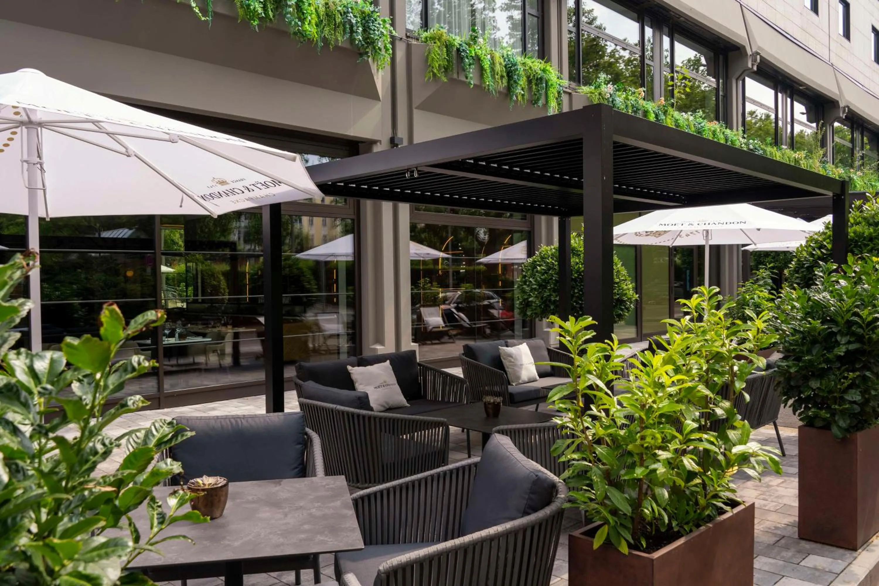 Patio in DoubleTree by Hilton Berlin Ku'damm