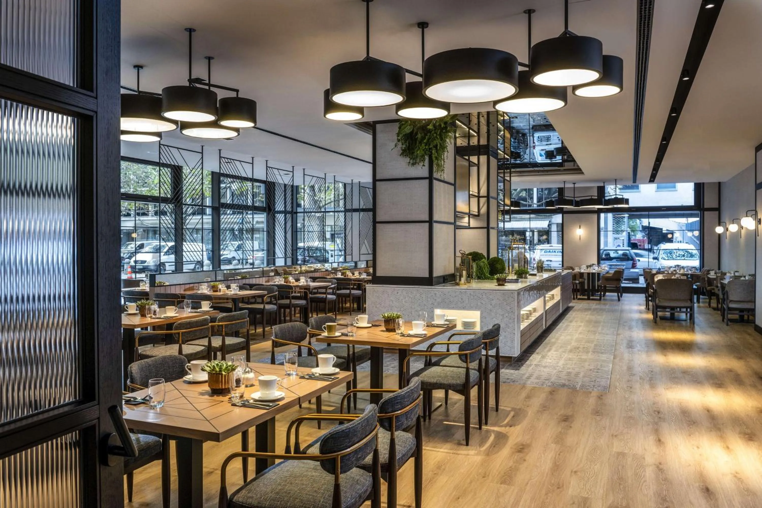 Restaurant/places to eat in DoubleTree by Hilton Berlin Ku'damm