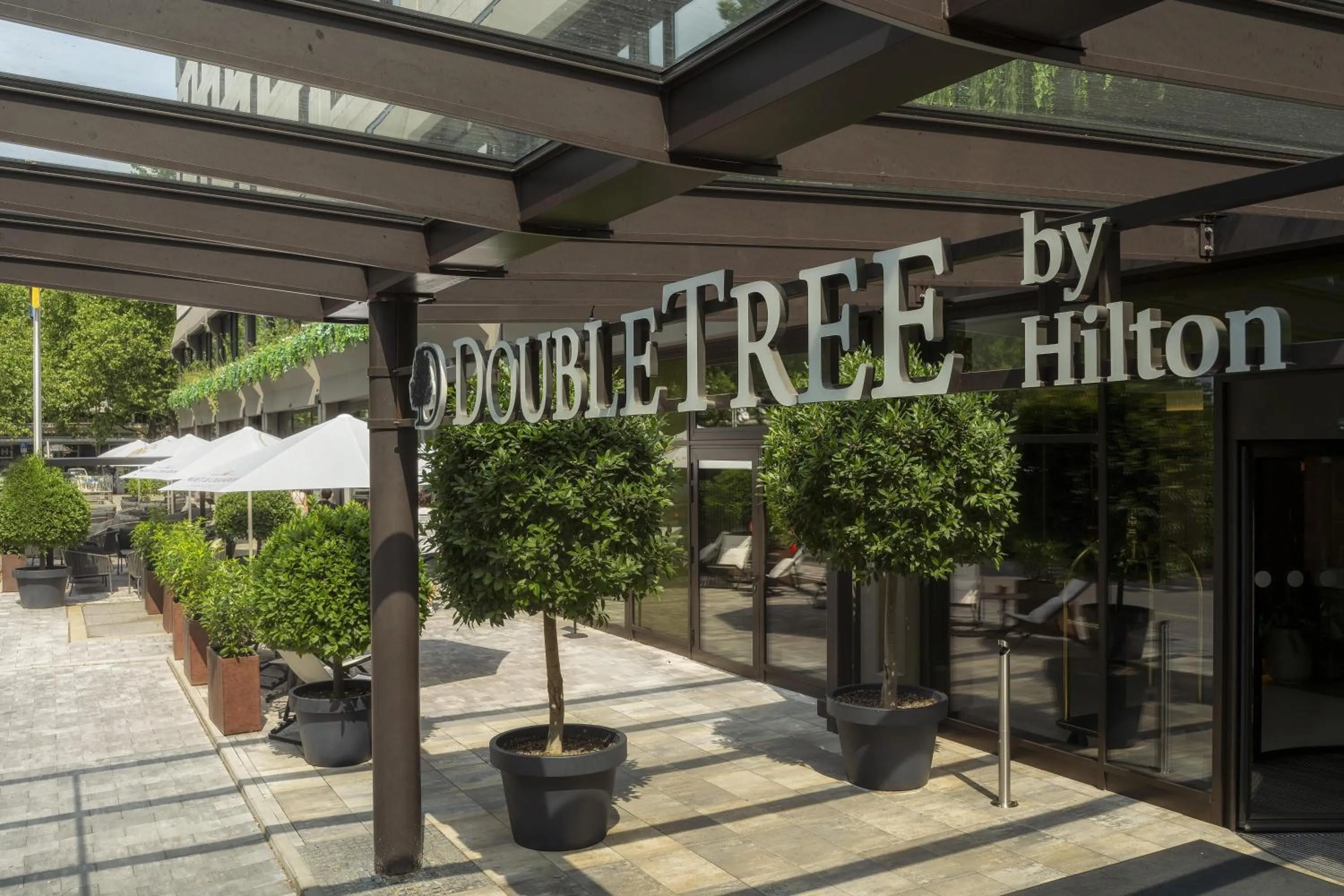 Patio in DoubleTree by Hilton Berlin Ku'damm