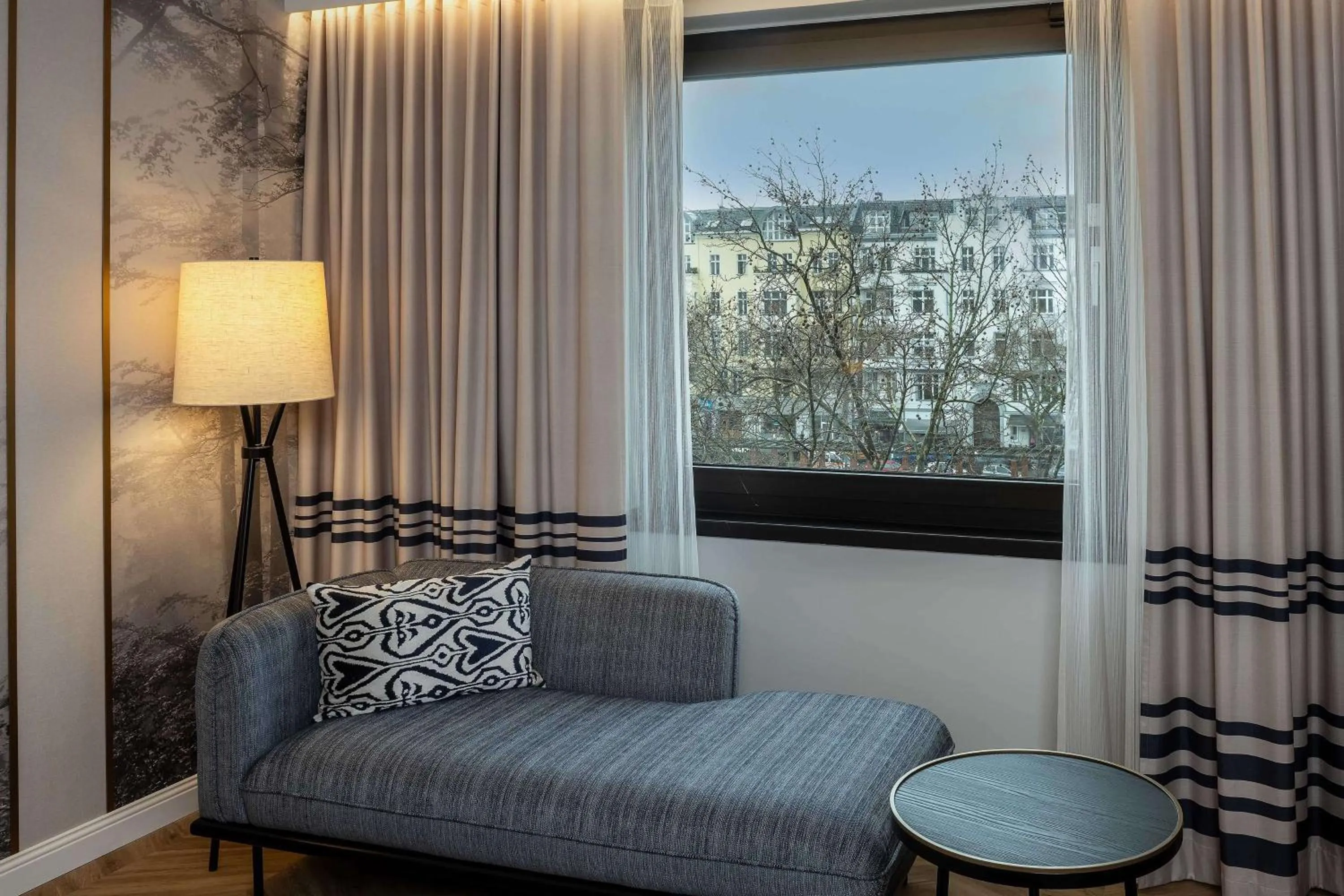 Living room in DoubleTree by Hilton Berlin Ku'damm