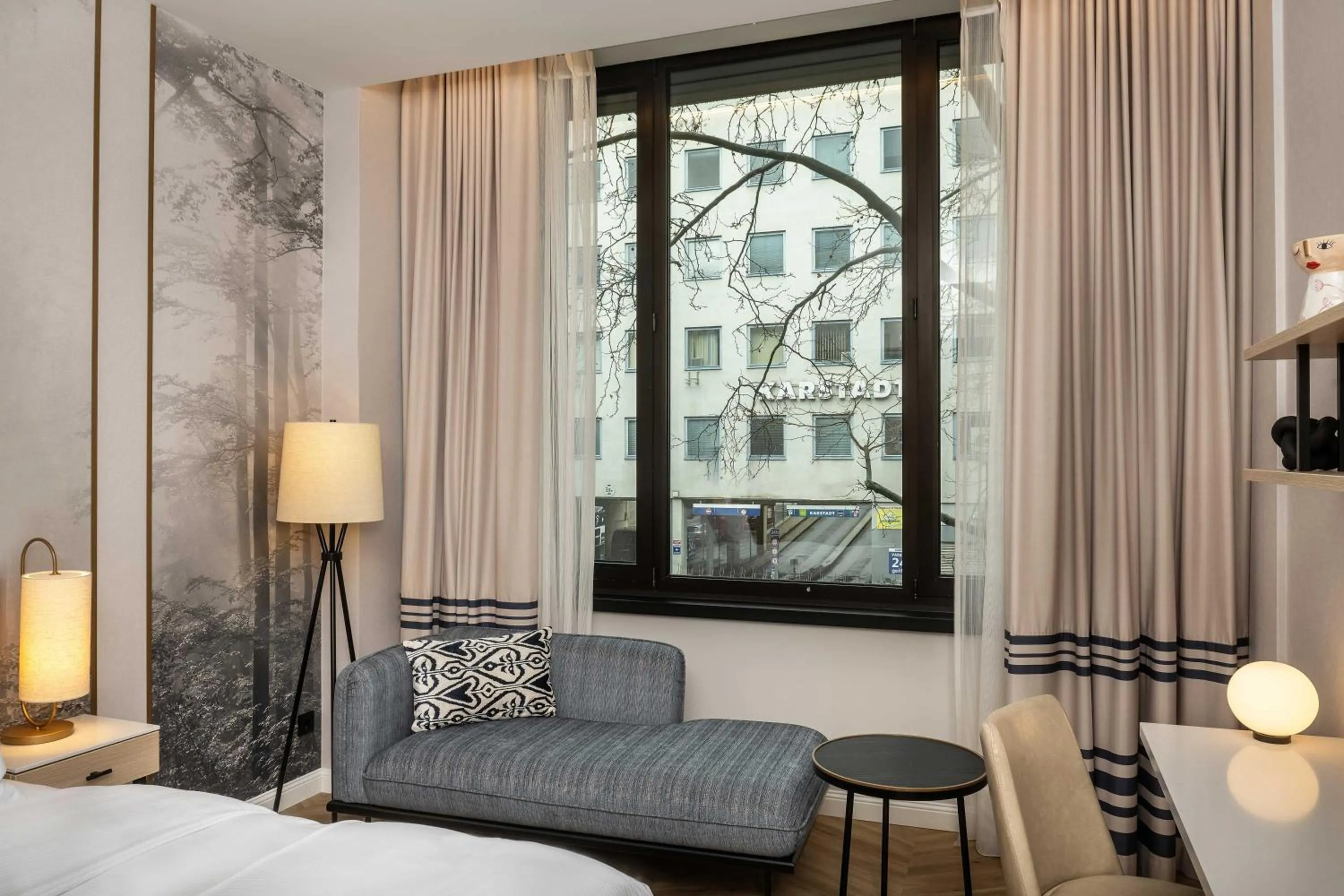 View (from property/room), Bed in DoubleTree by Hilton Berlin Ku'damm