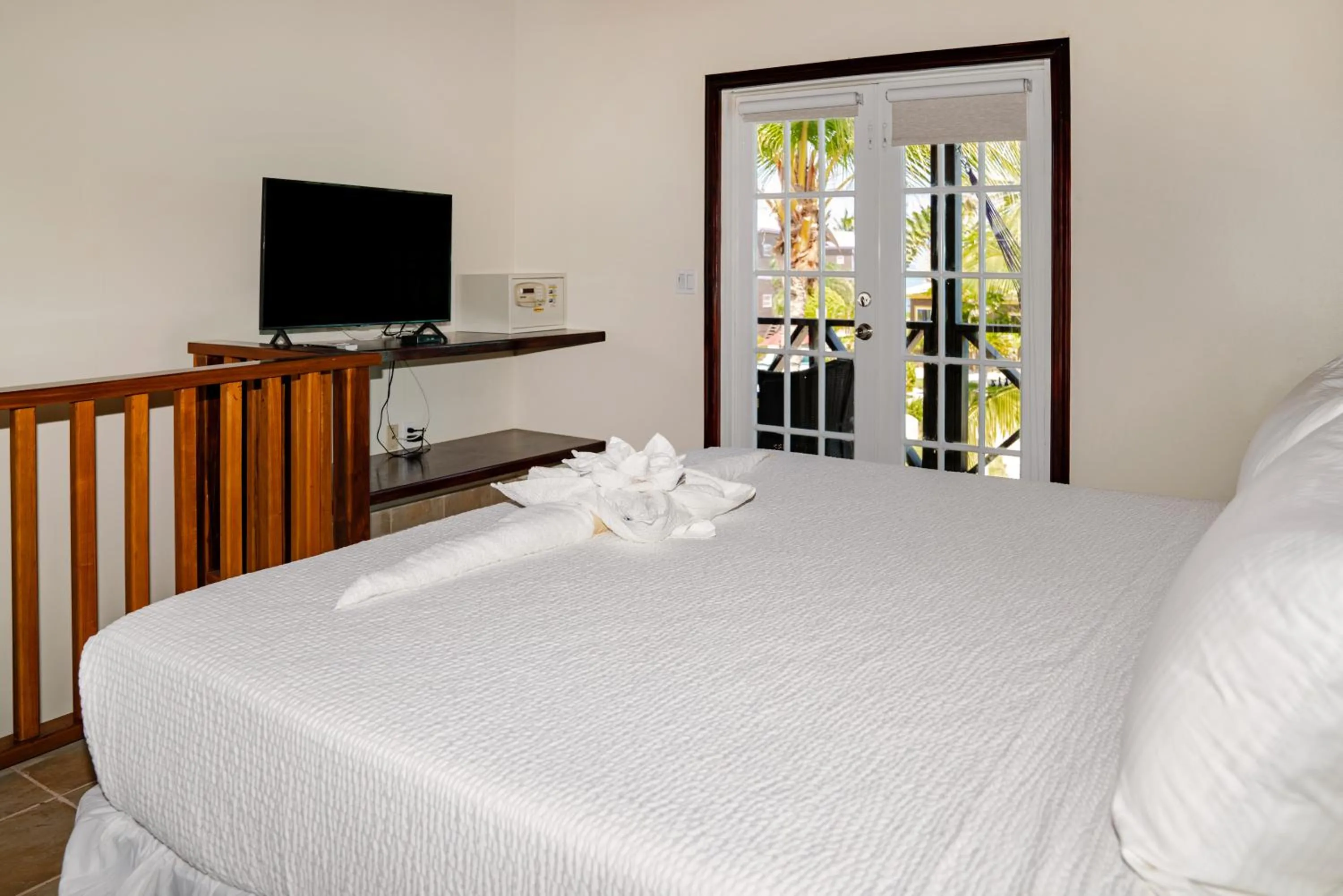 Bed in X'tan Ha- The Waterfront