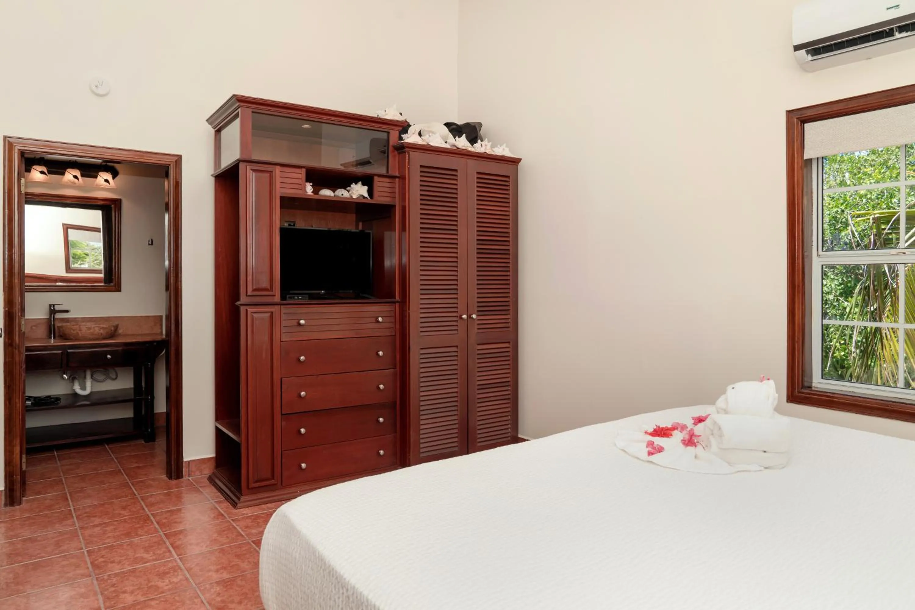 Bed in X'tan Ha- The Waterfront