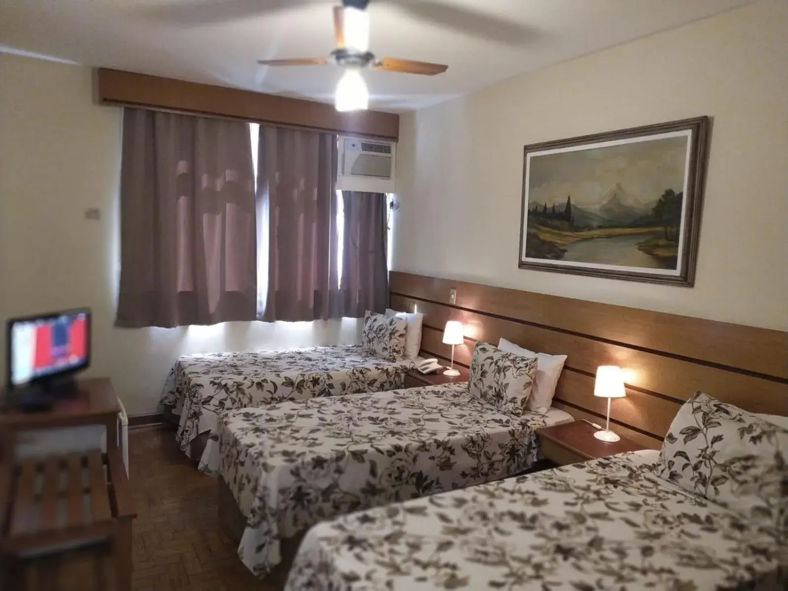 Standard Twin Room - single occupancy in Dublin Hotel Standard Twin Room - single occupancy in Dublin Hotel