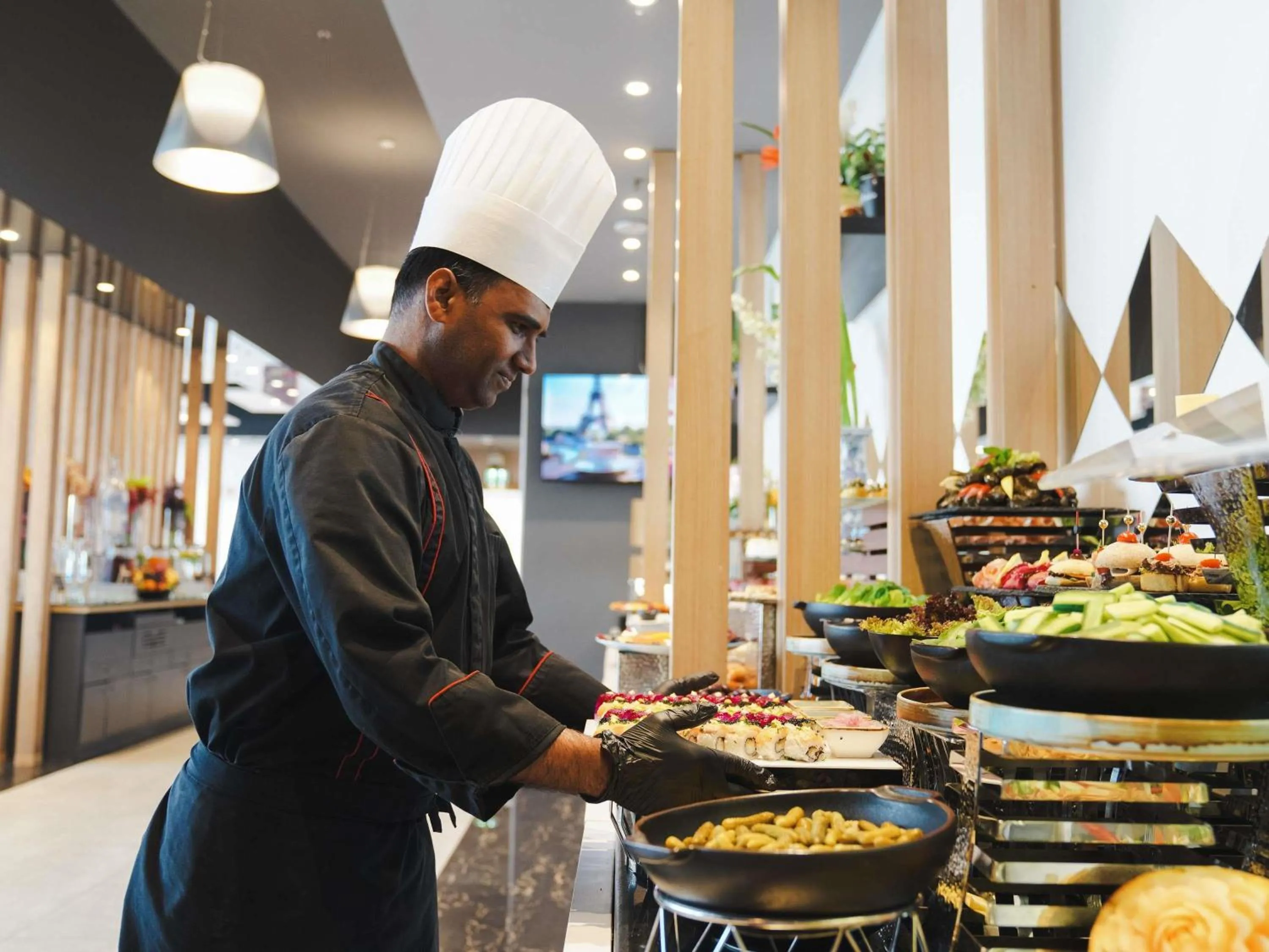 Restaurant/places to eat in Adagio Jeddah City Center