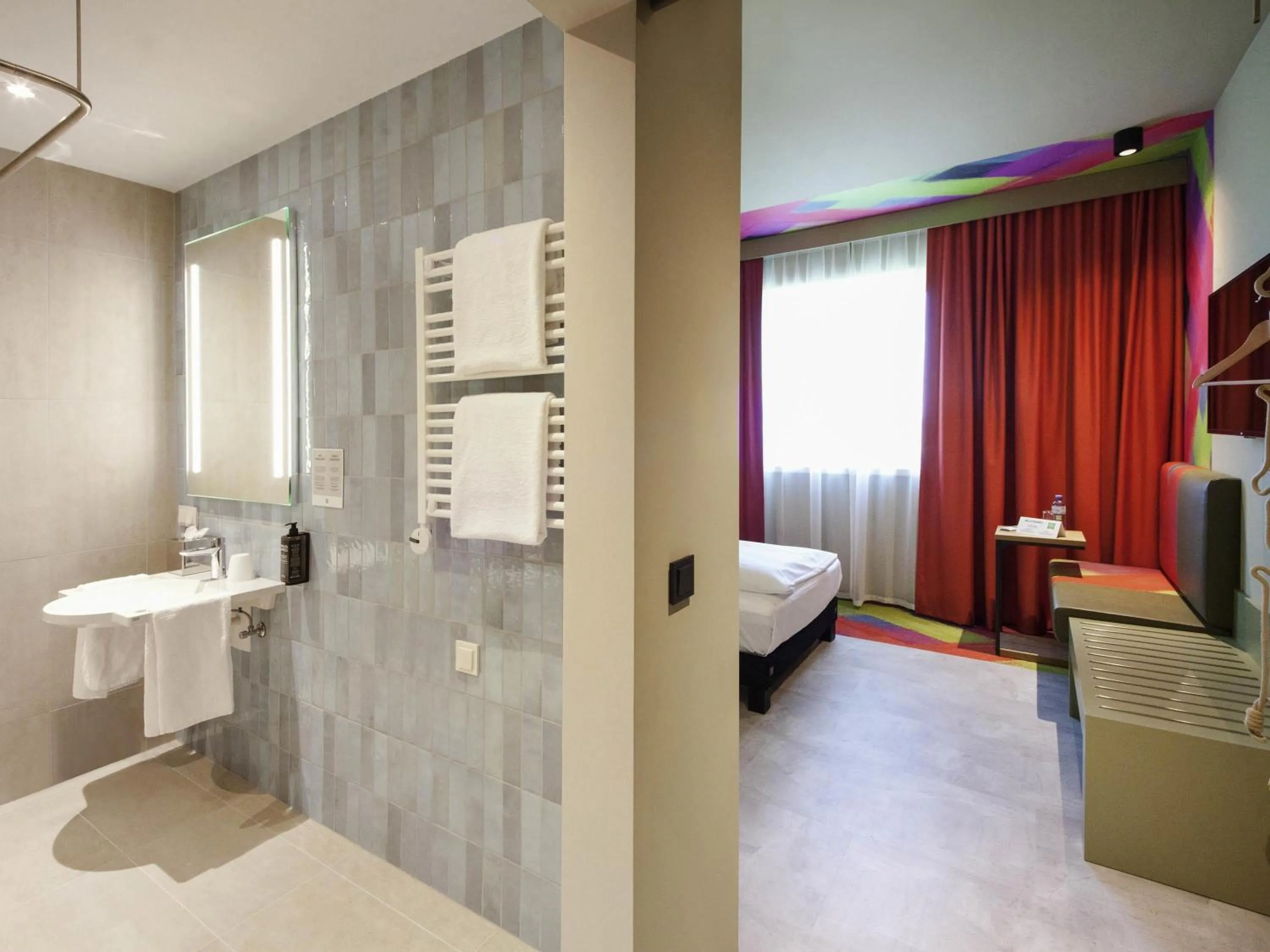 Bedroom, Bed in ibis Styles Parndorf Neusiedler See