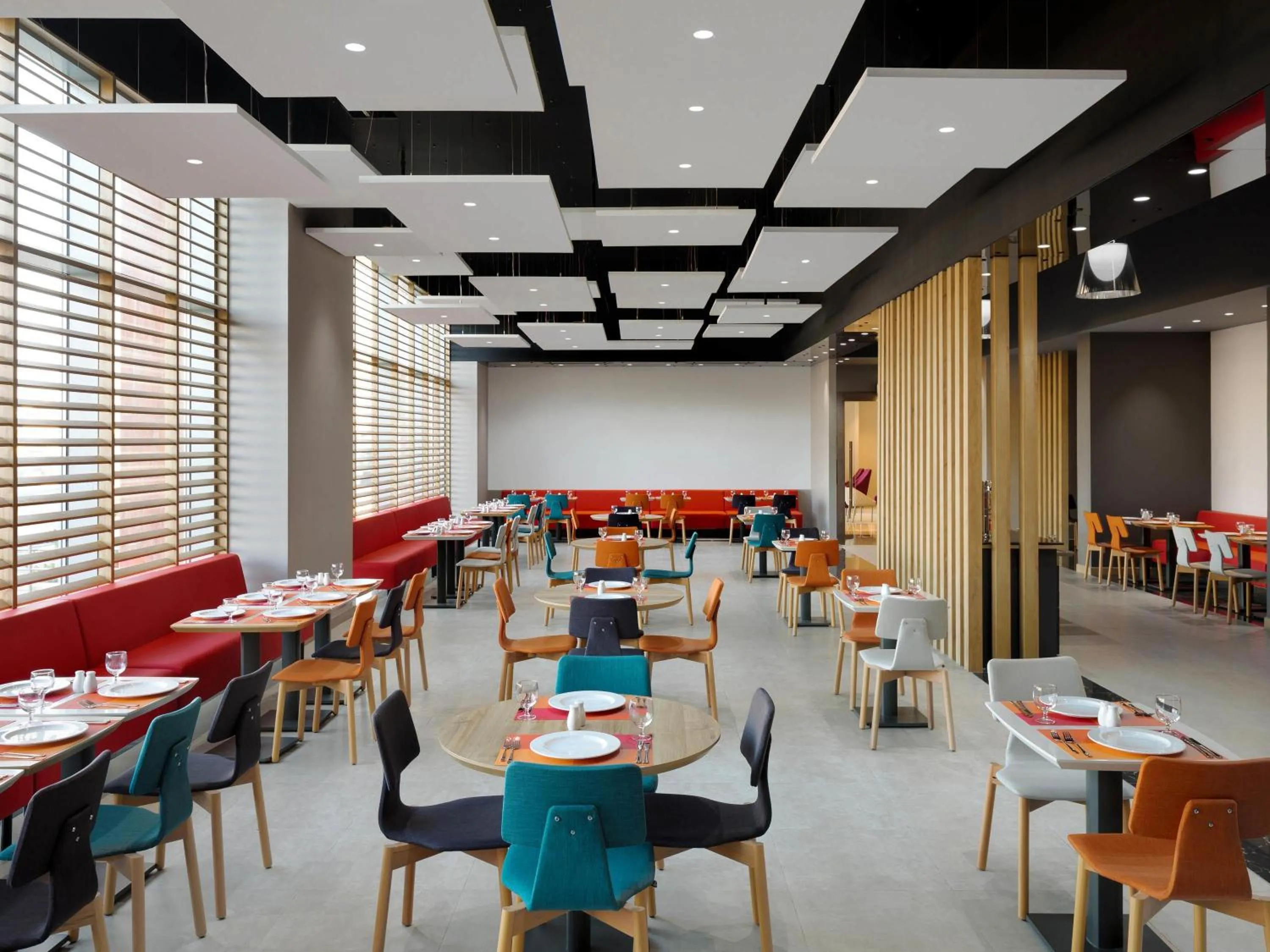 Restaurant/places to eat in ibis Jeddah City Center