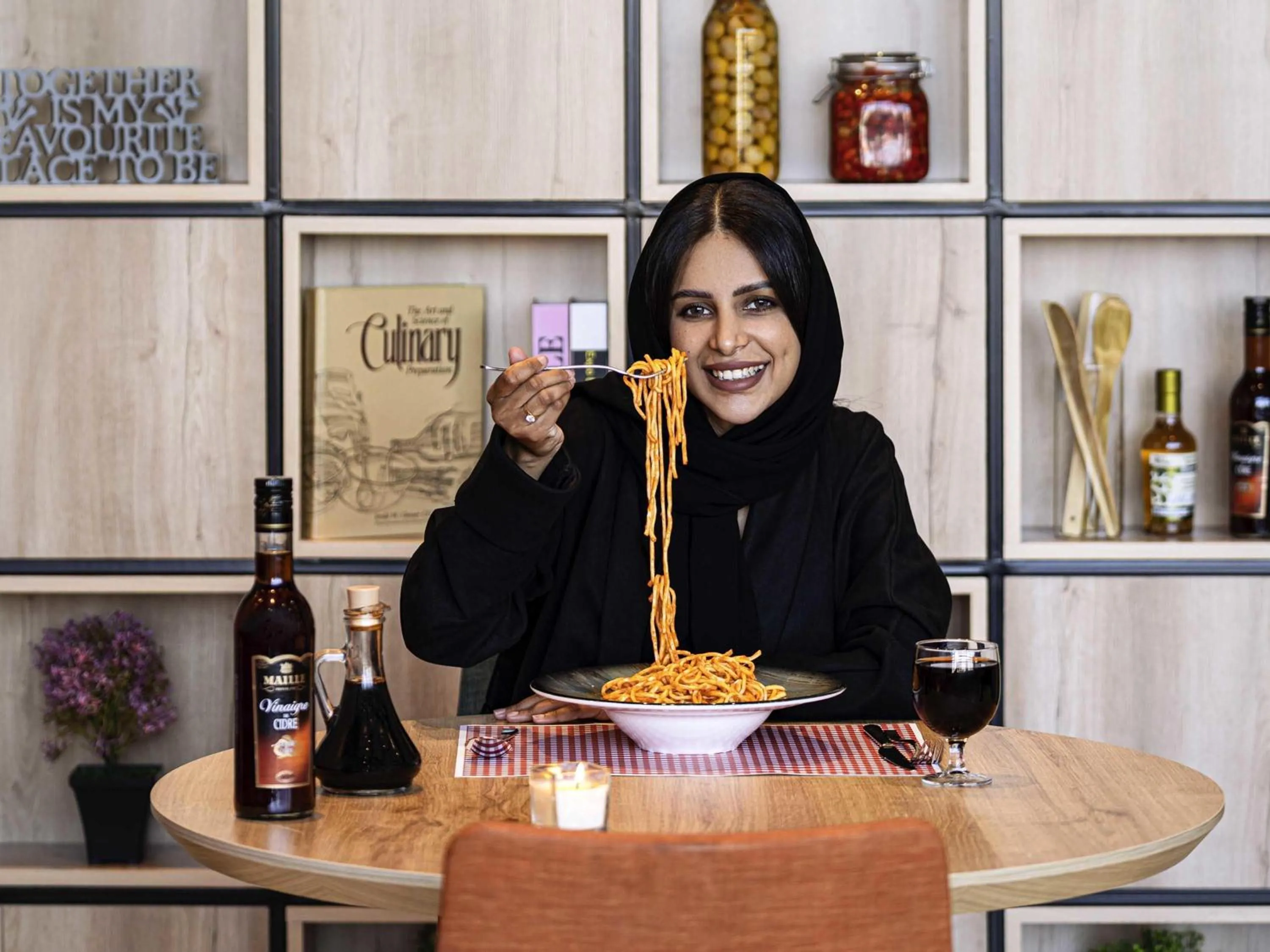 Restaurant/places to eat in ibis Jeddah City Center