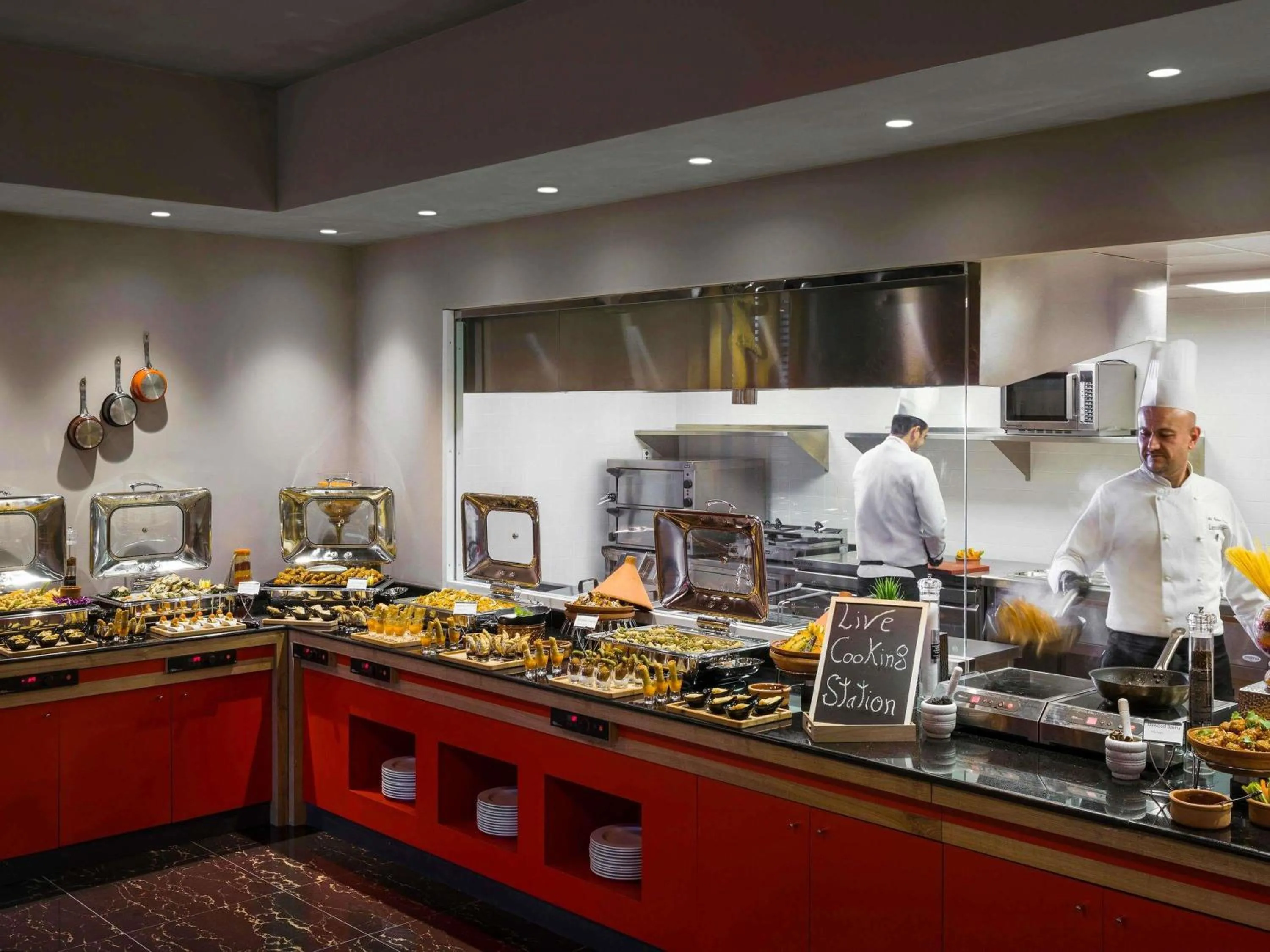 Restaurant/places to eat in ibis Jeddah City Center