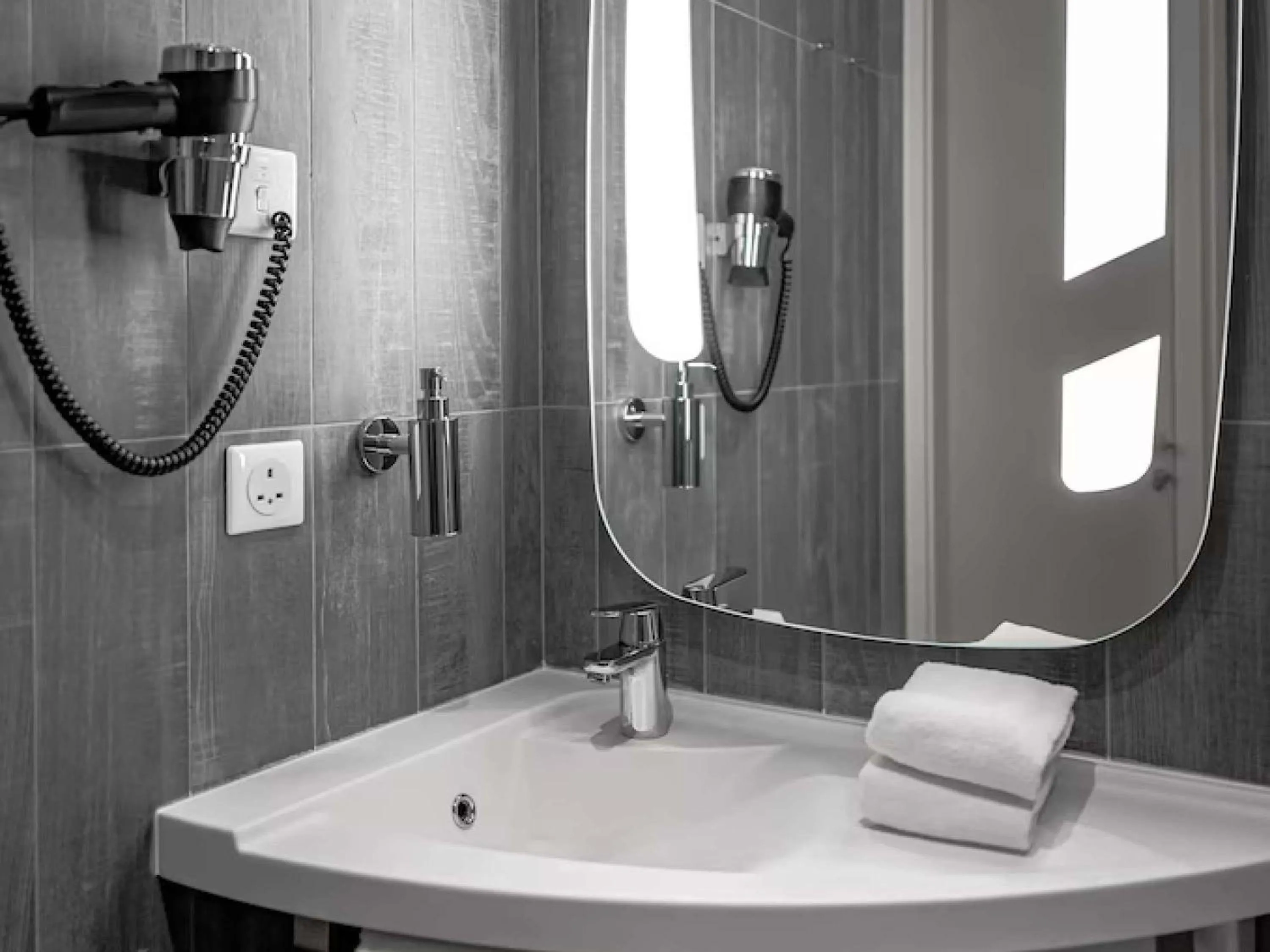 Bedroom in ibis Jeddah City Center