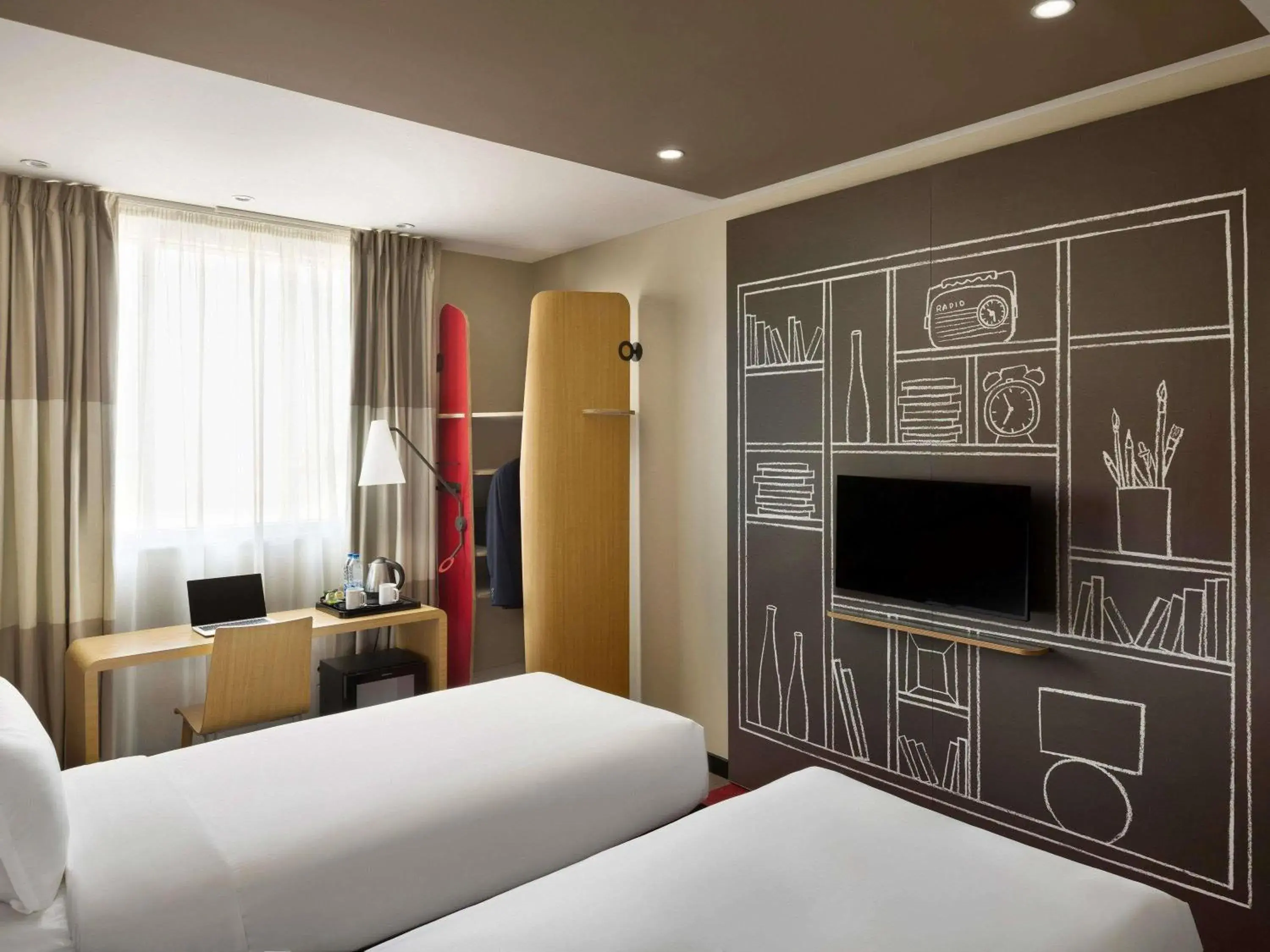 Twin Room with Skyline View in ibis Jeddah City Center Twin Room with Skyline View in ibis Jeddah City Center