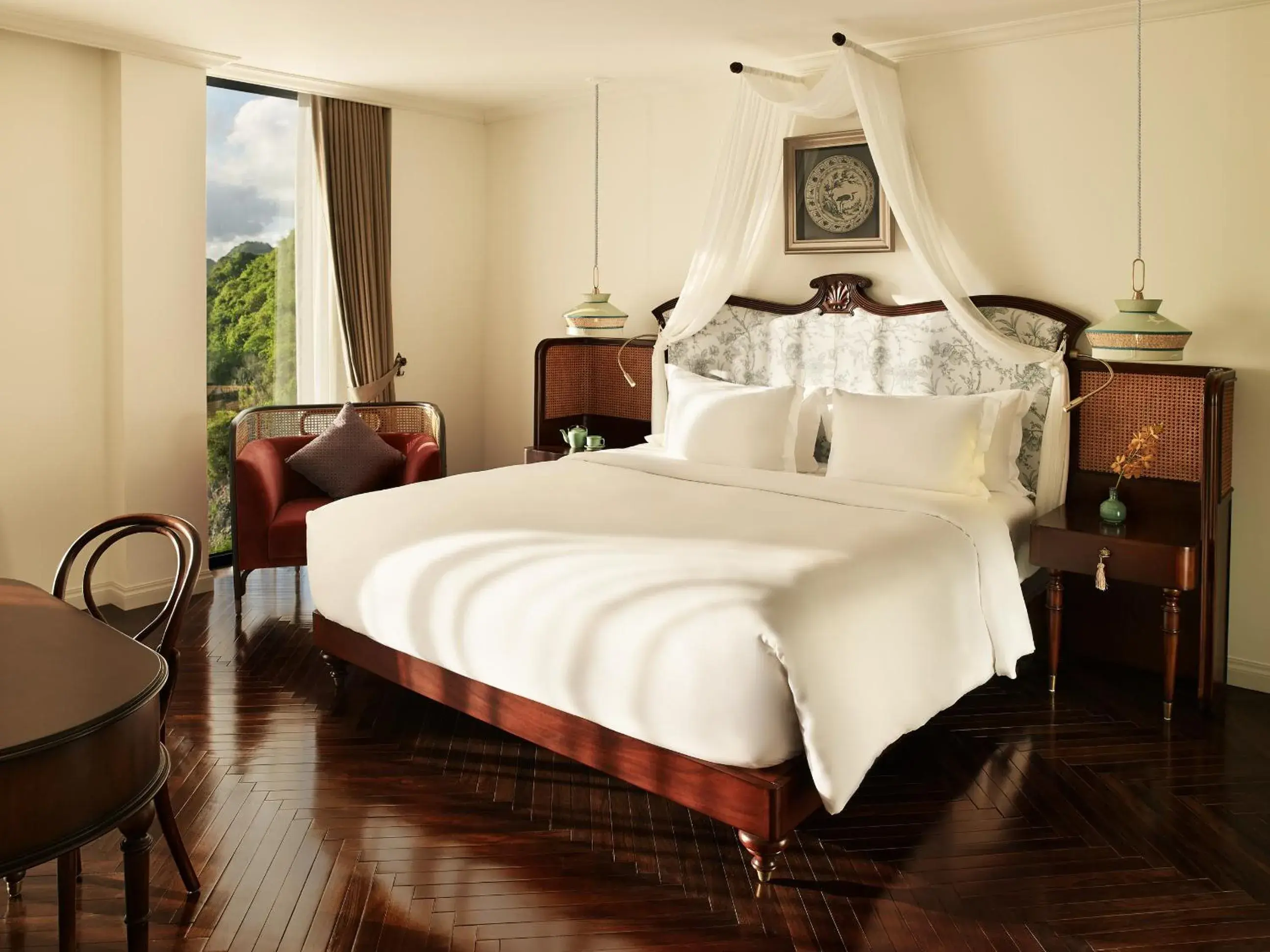 Junior King Suite in Hôtel Perle d'Orient Cat Ba - MGallery Junior King Suite in Hôtel Perle d'Orient Cat Ba - MGallery