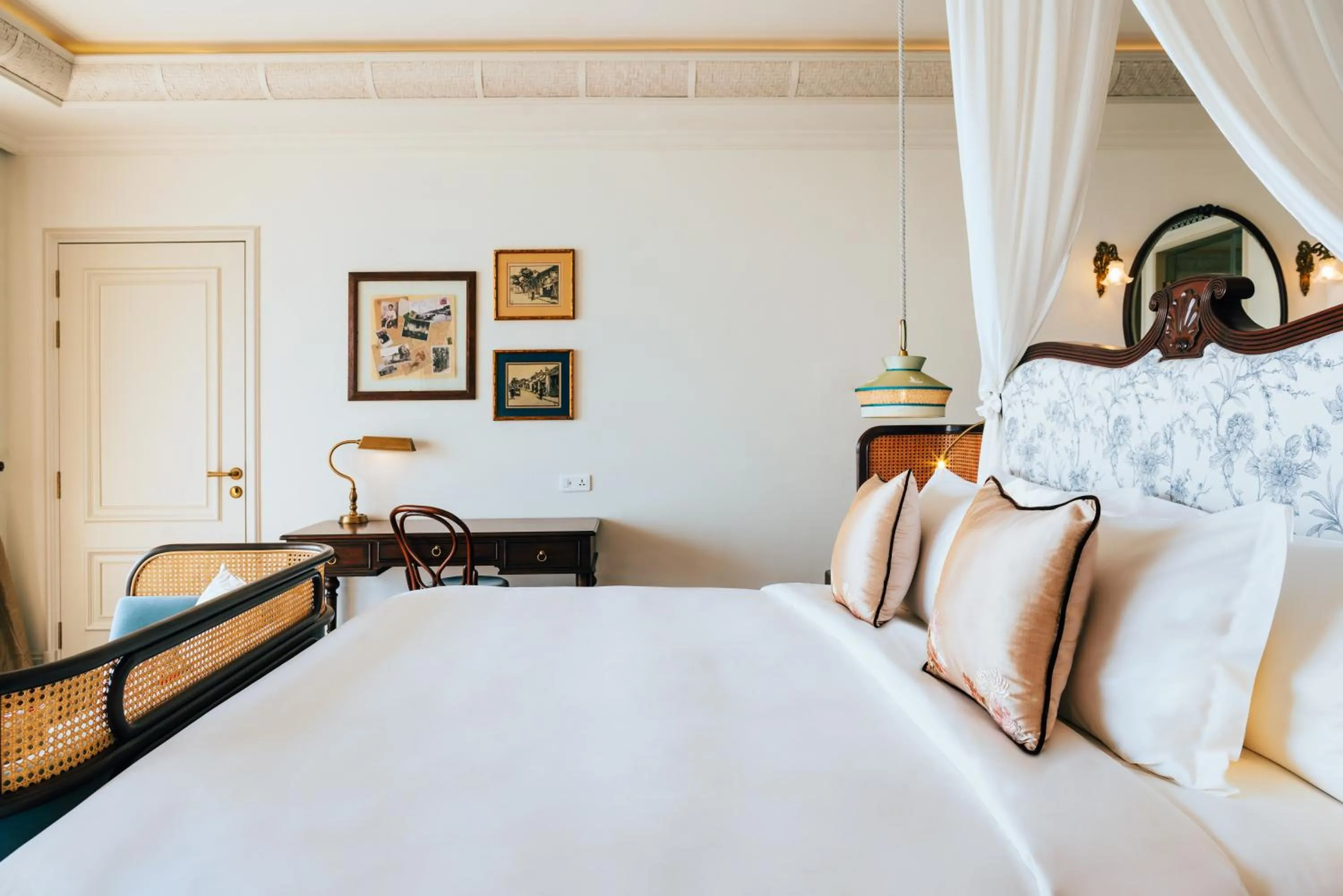 Bedroom, Bed in Hôtel Perle d'Orient Cat Ba - MGallery