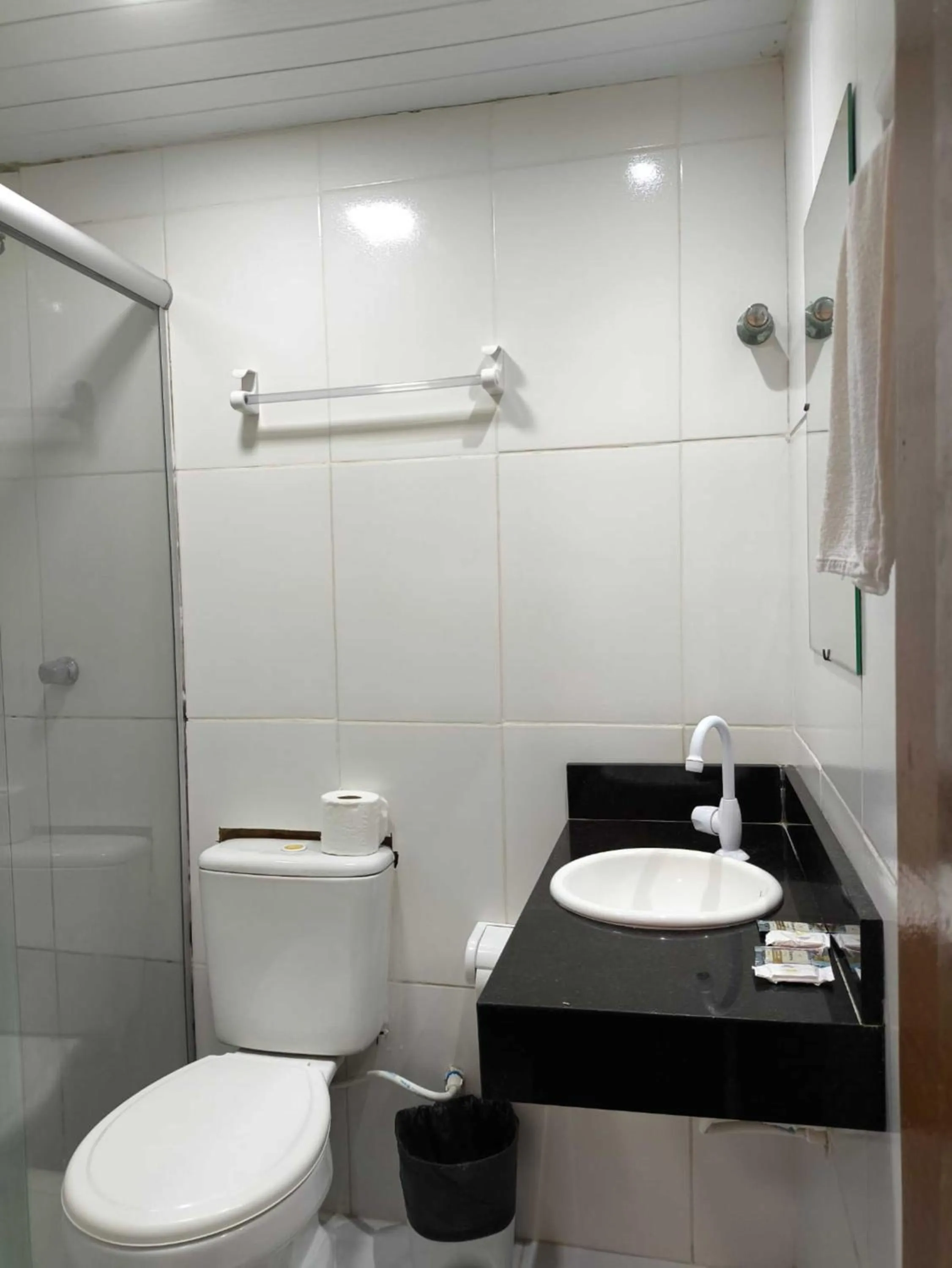 Toilet in Hotel Luar de Itapua