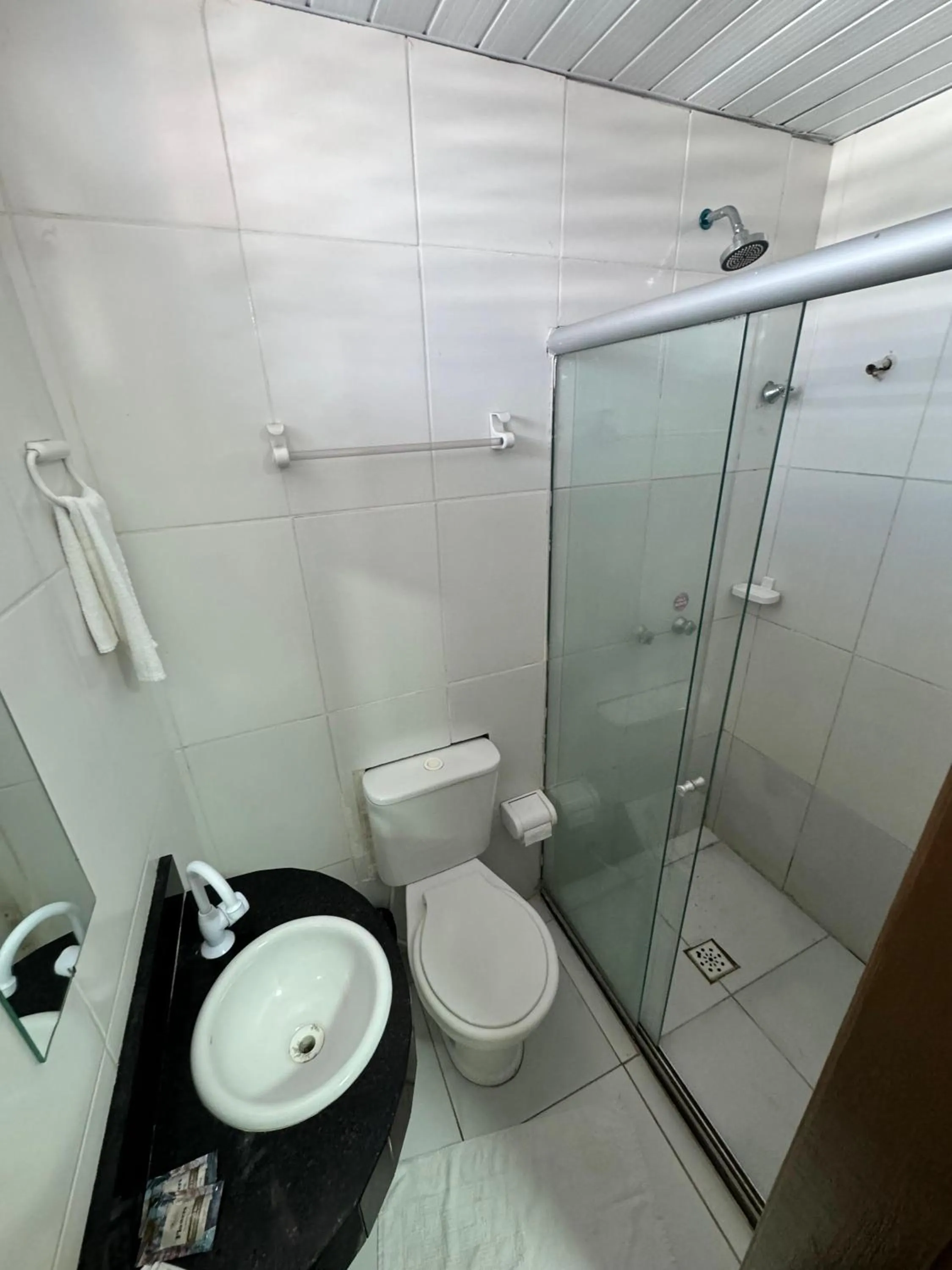 Shower in Hotel Luar de Itapua