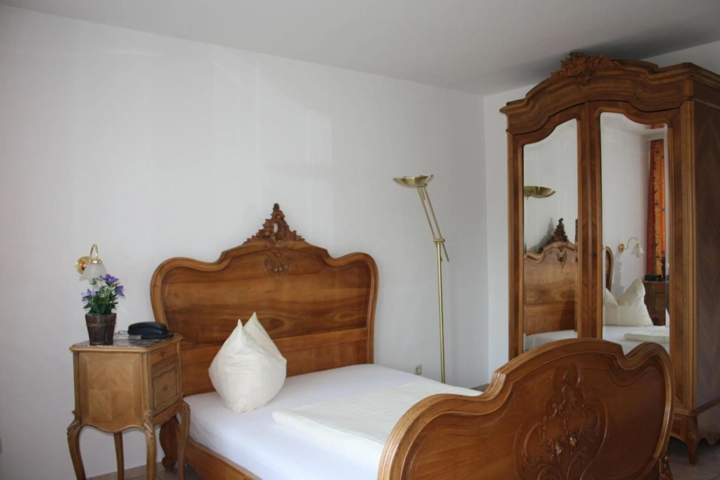 Photo of the whole room, Bed in Bawelsberger Hof