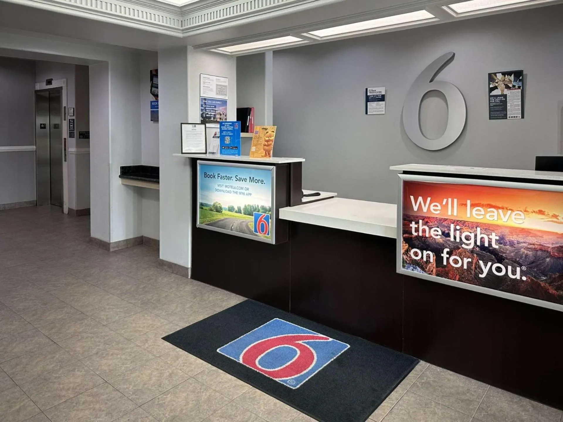 Lobby or reception in Motel 6-Mission, TX