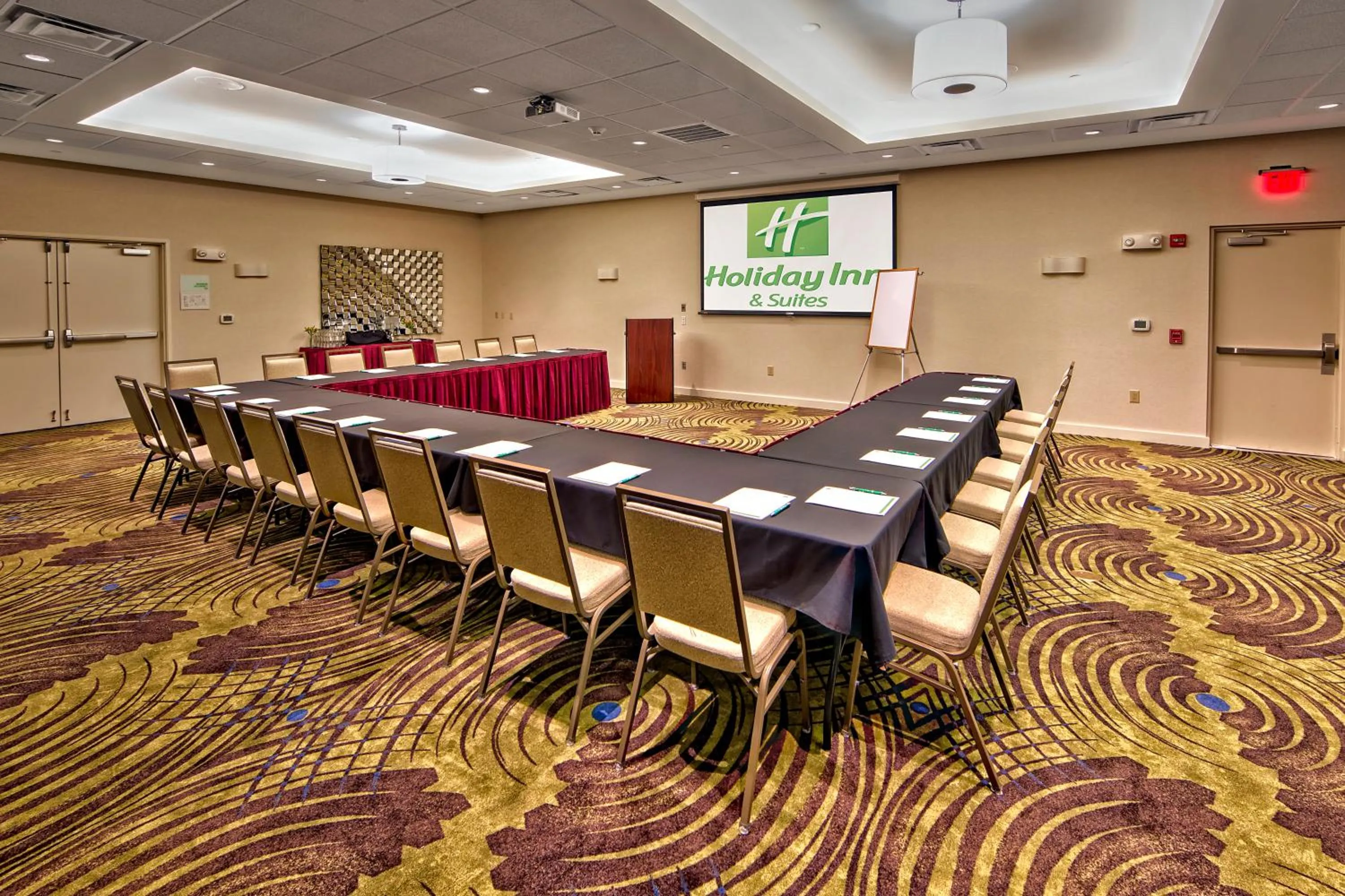Meeting/conference room in Holiday Inn & Suites Tupelo North by IHG