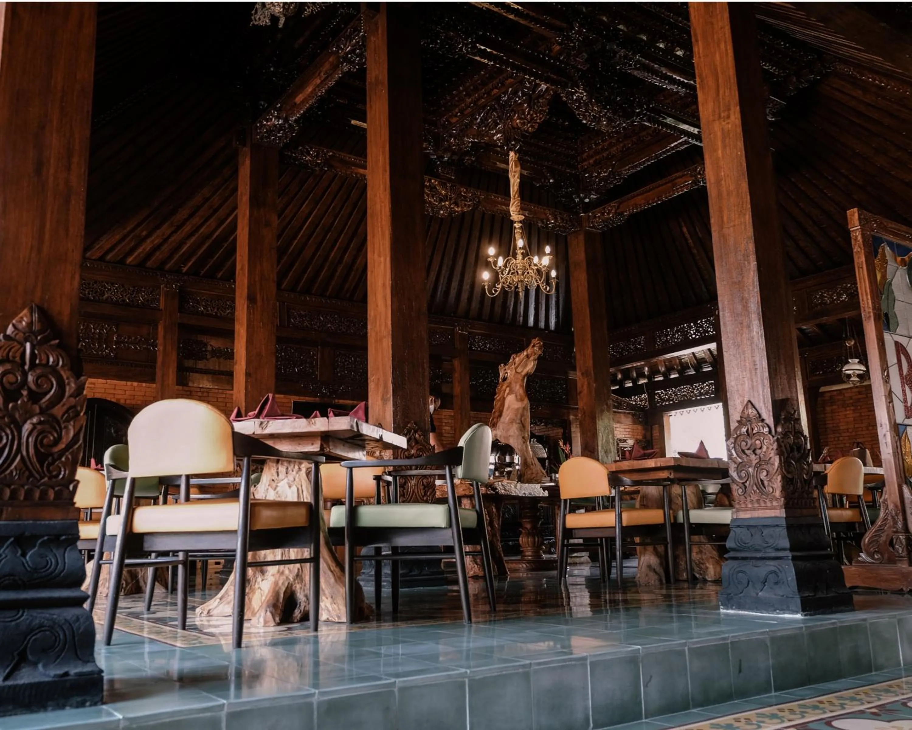 Restaurant/places to eat in Bale Devata Resort