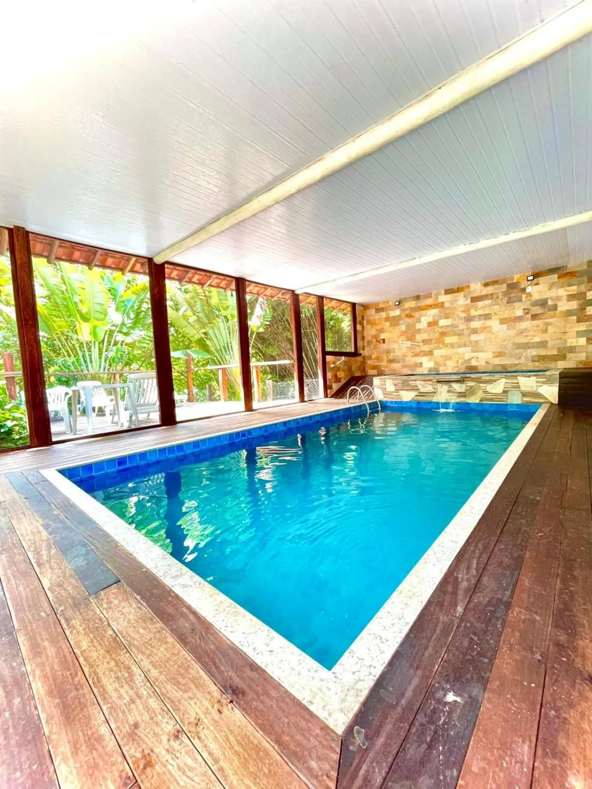 Swimming pool in Pousada Cipó Prata