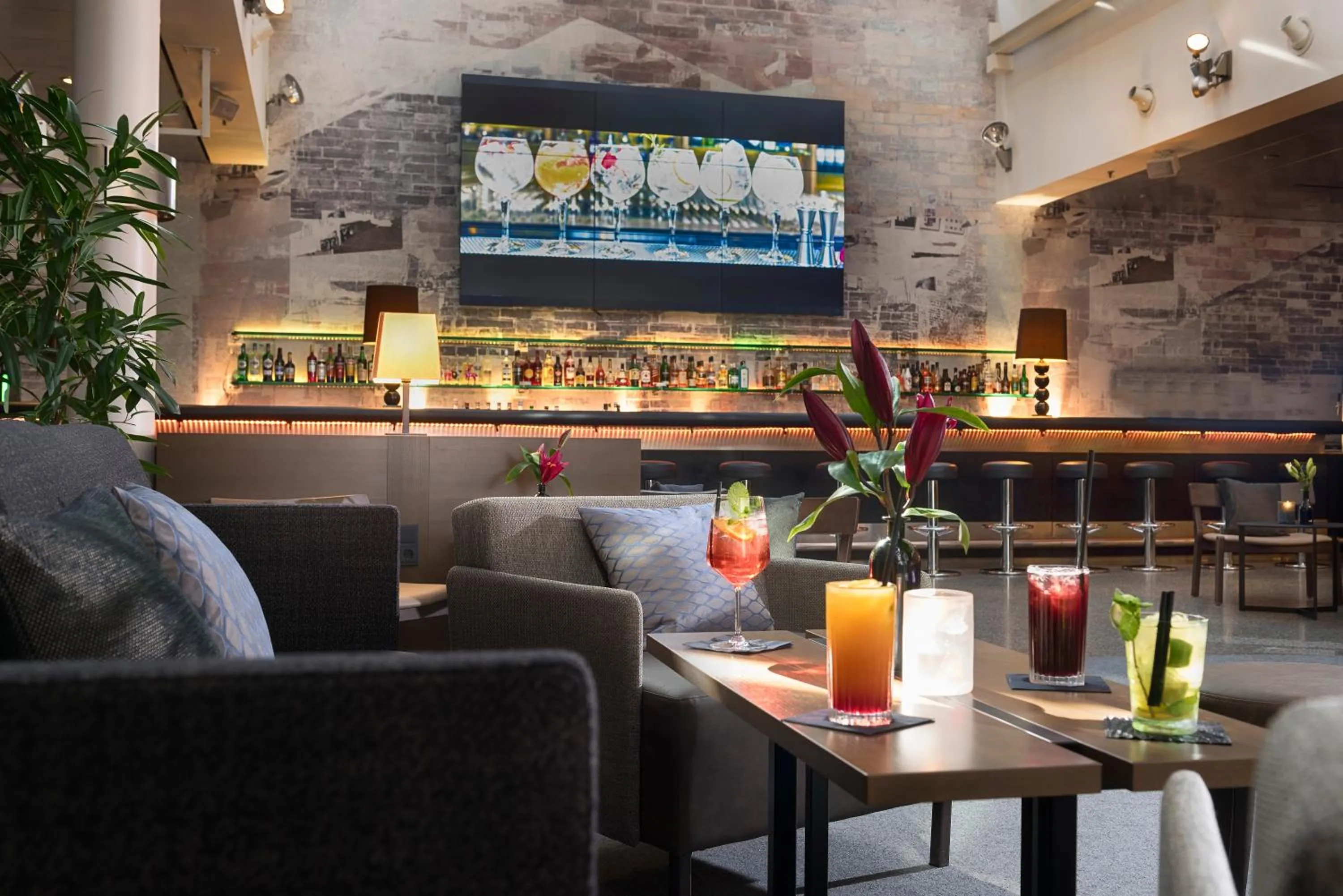 Lounge or bar in Holiday Inn Berlin City-West by IHG