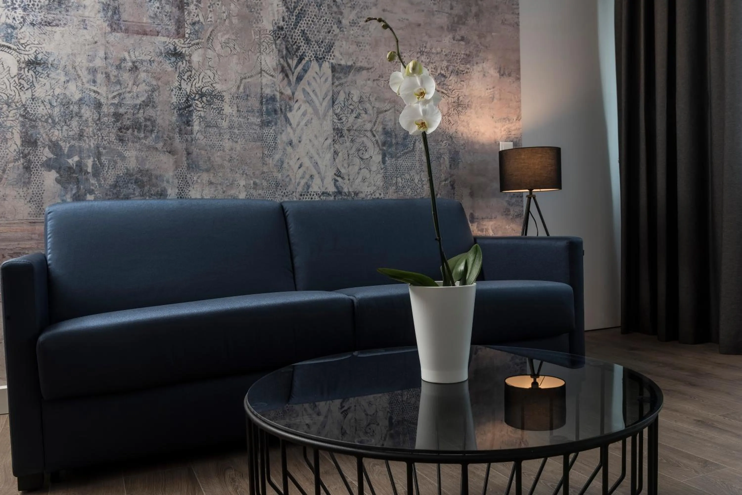 Seating area in Holiday Inn Berlin City-West by IHG