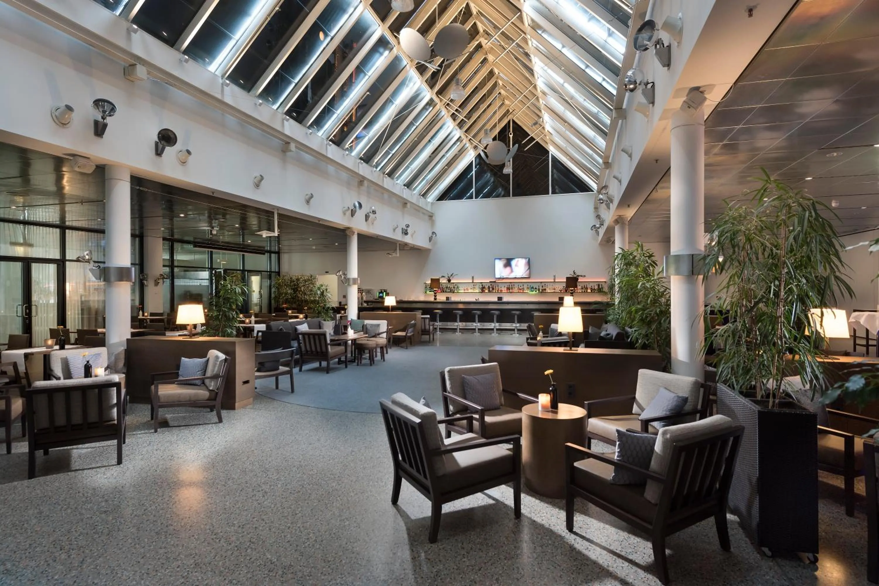 Lounge or bar in Holiday Inn Berlin City-West by IHG