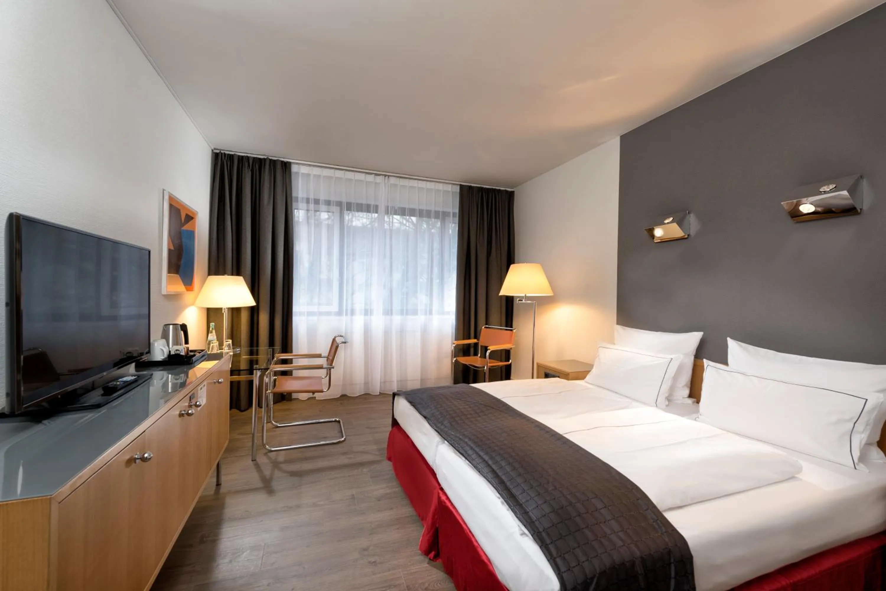 Photo of the whole room, Bed in Holiday Inn Berlin City-West by IHG