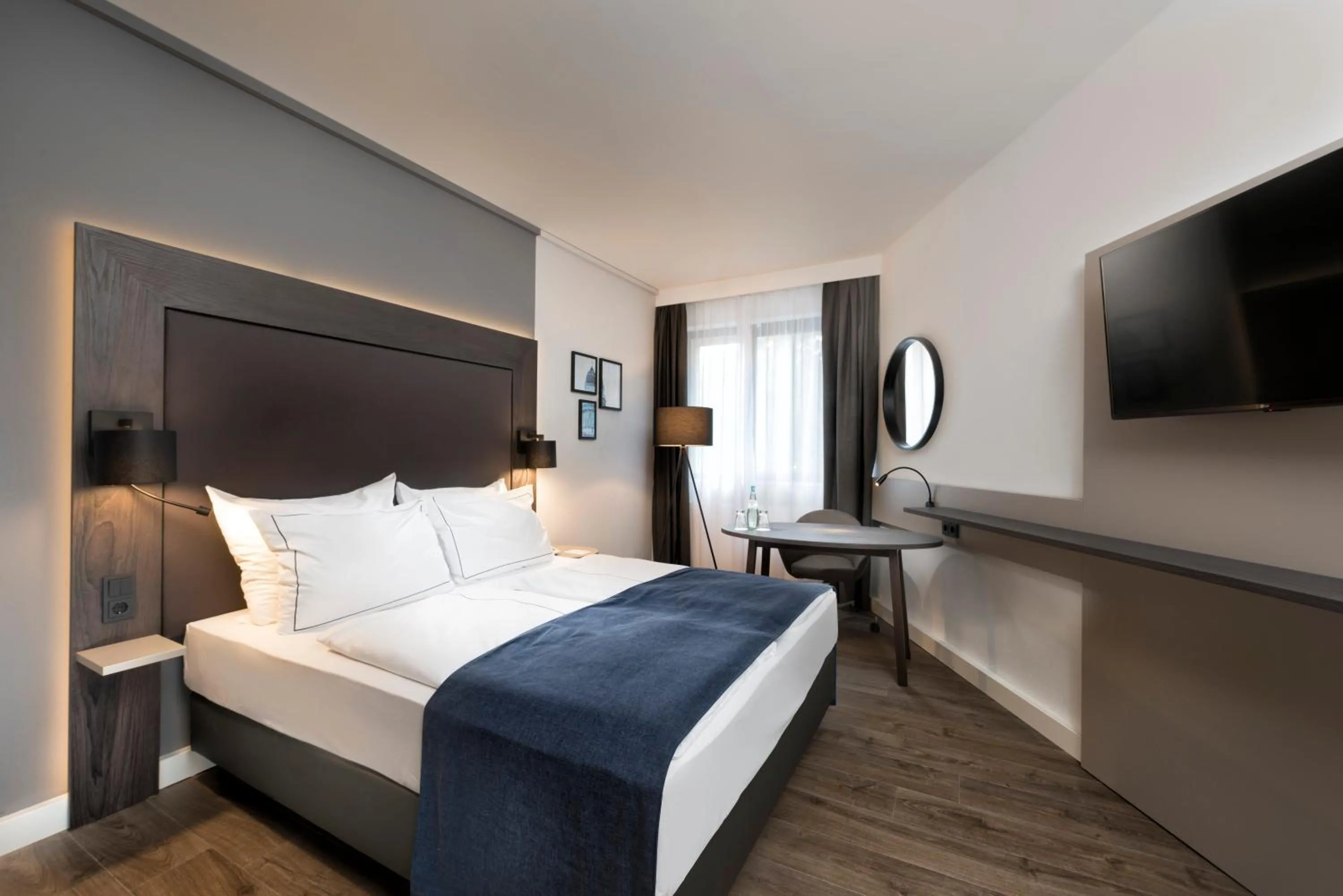 Photo of the whole room, Bed in Holiday Inn Berlin City-West by IHG