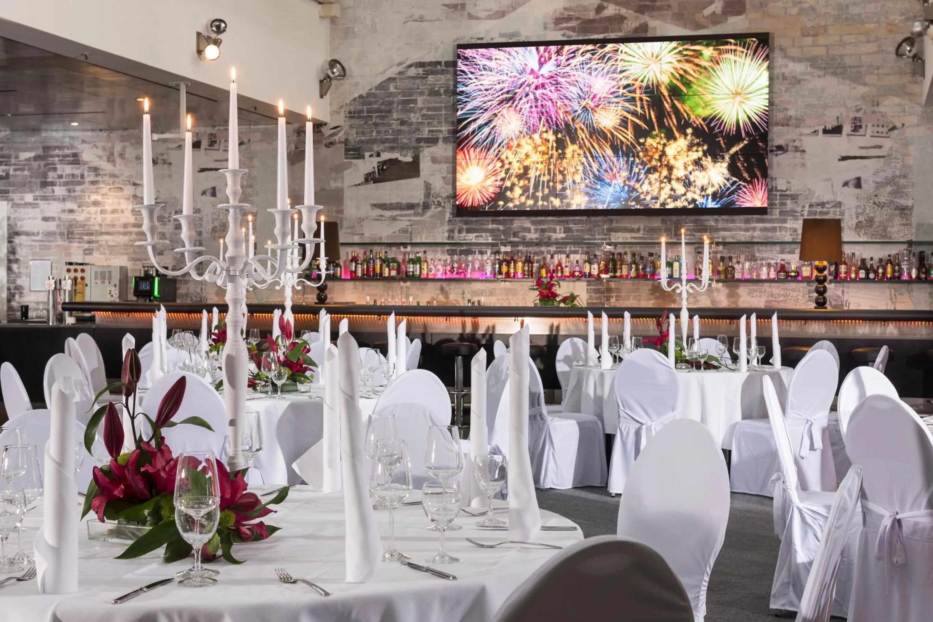 Lounge or bar in Holiday Inn Berlin City-West by IHG