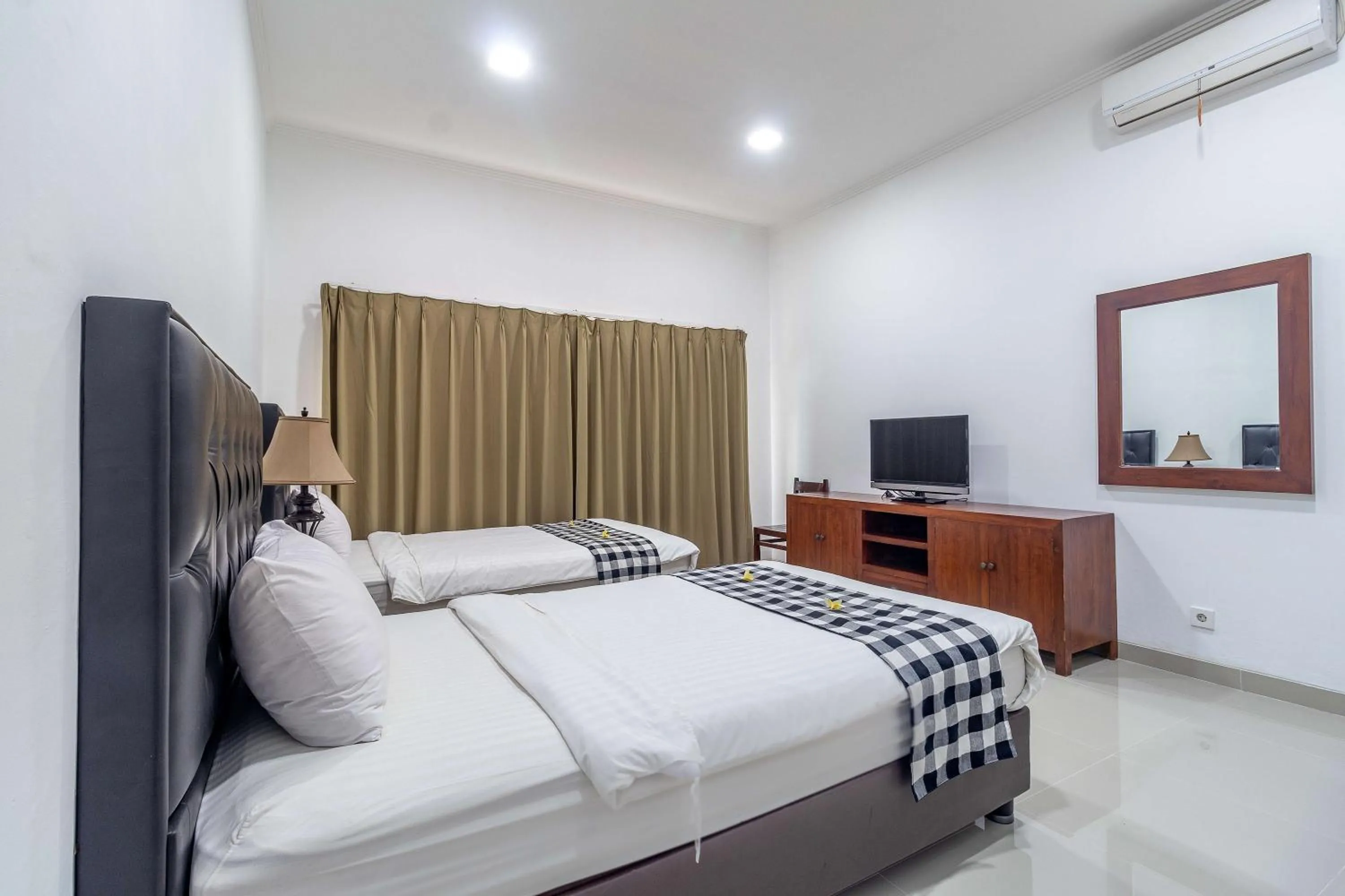 Photo of the whole room, Bed in Vidi Boutique Hotel