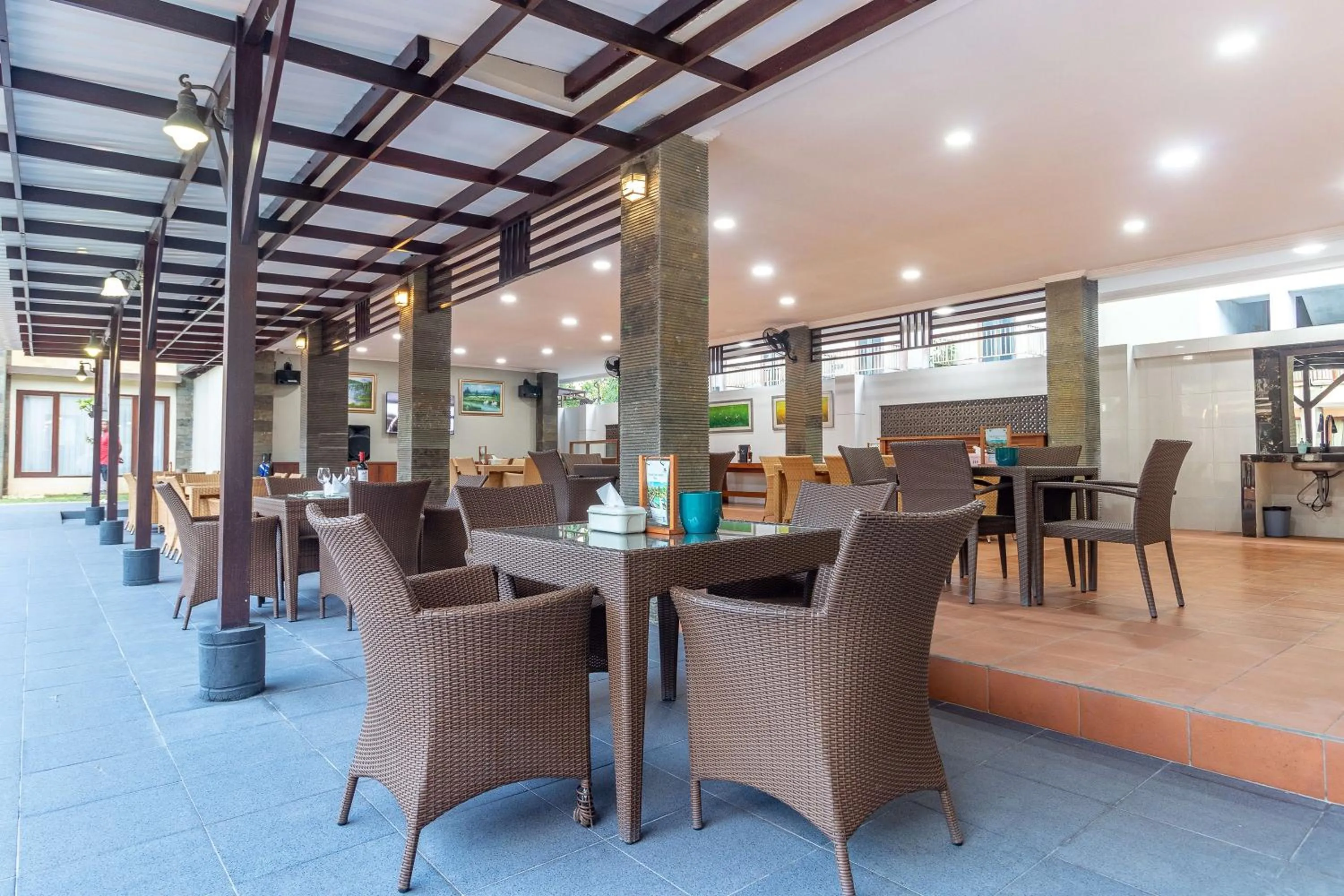 Restaurant/places to eat in Vidi Boutique Hotel