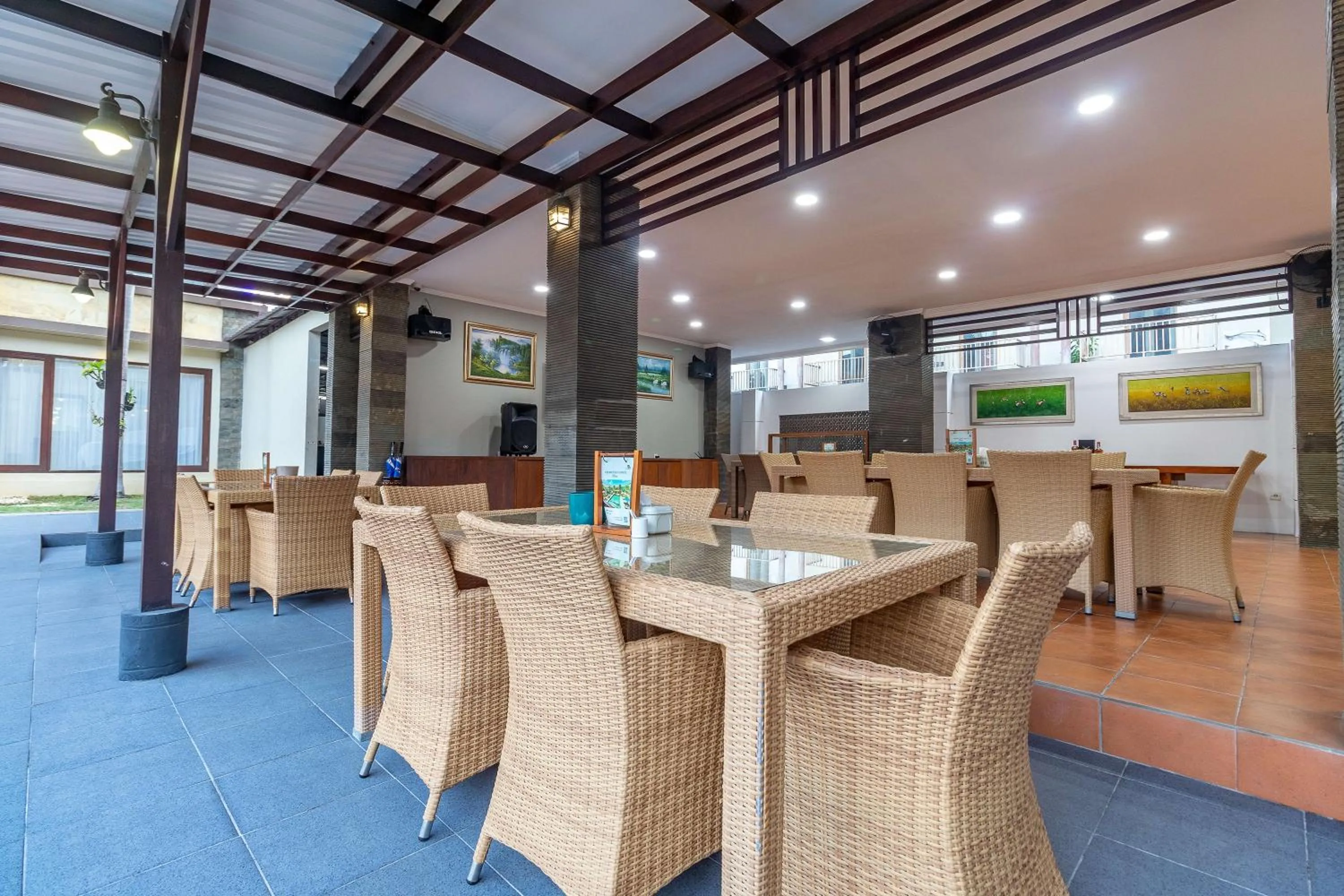Restaurant/places to eat in Vidi Boutique Hotel