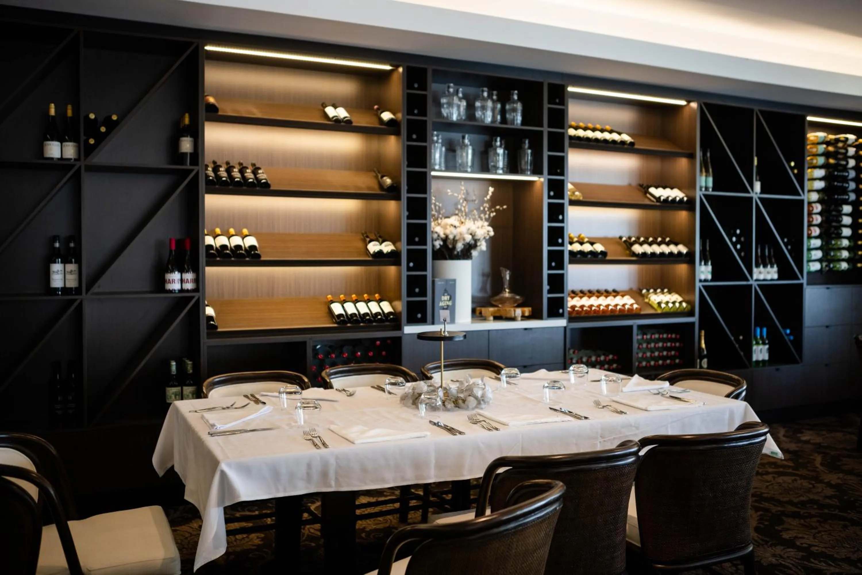 Restaurant/places to eat in International Hotel Wagga Wagga