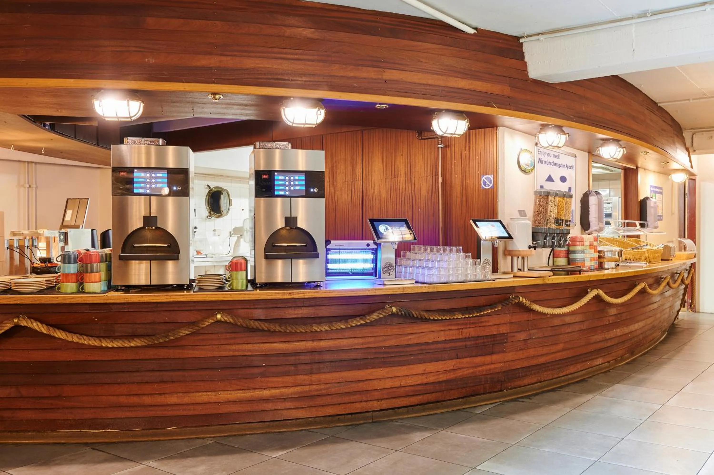 Breakfast in a&o Hamburg Reeperbahn