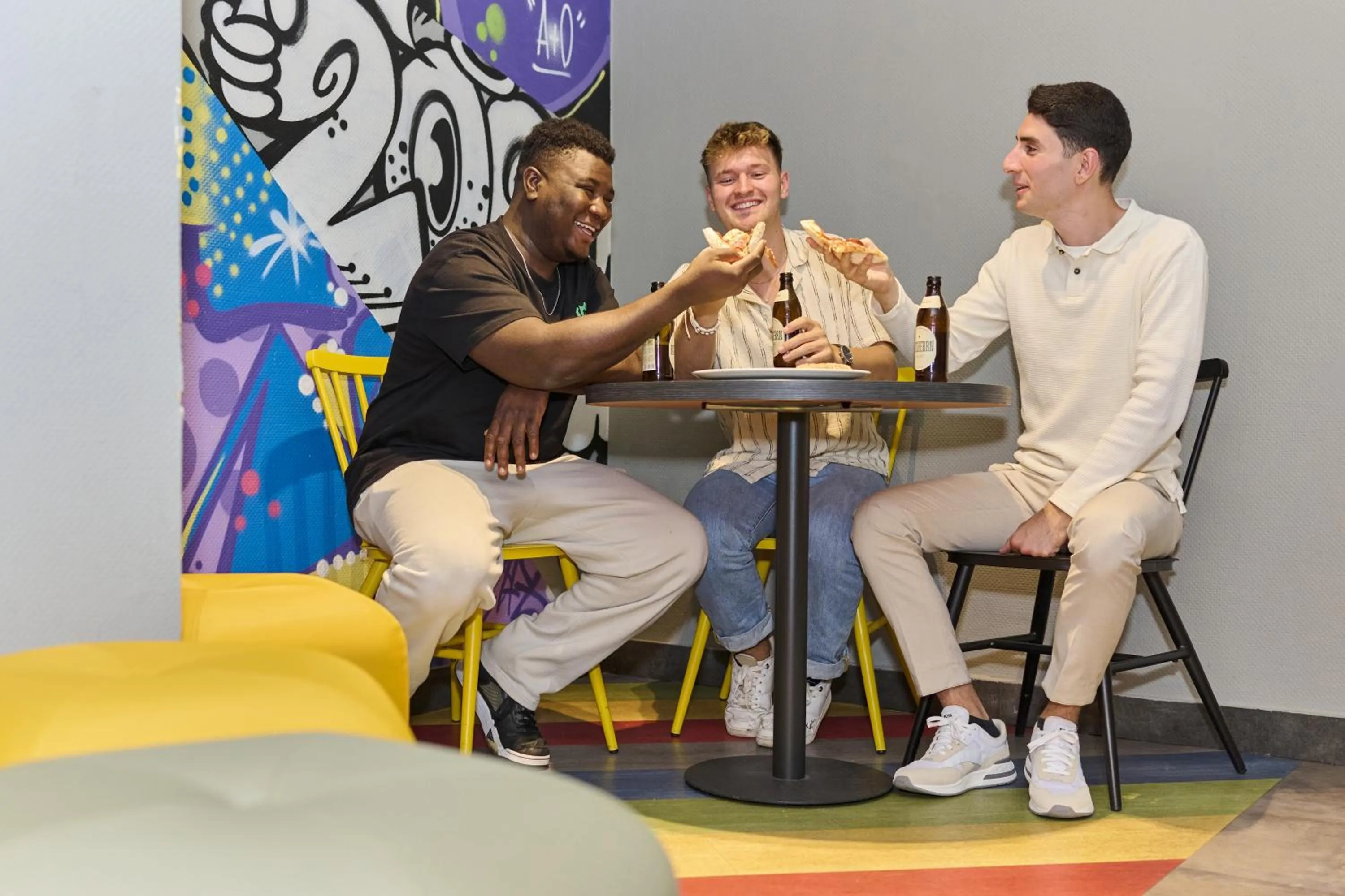 Lounge or bar in a&o Hamburg Reeperbahn