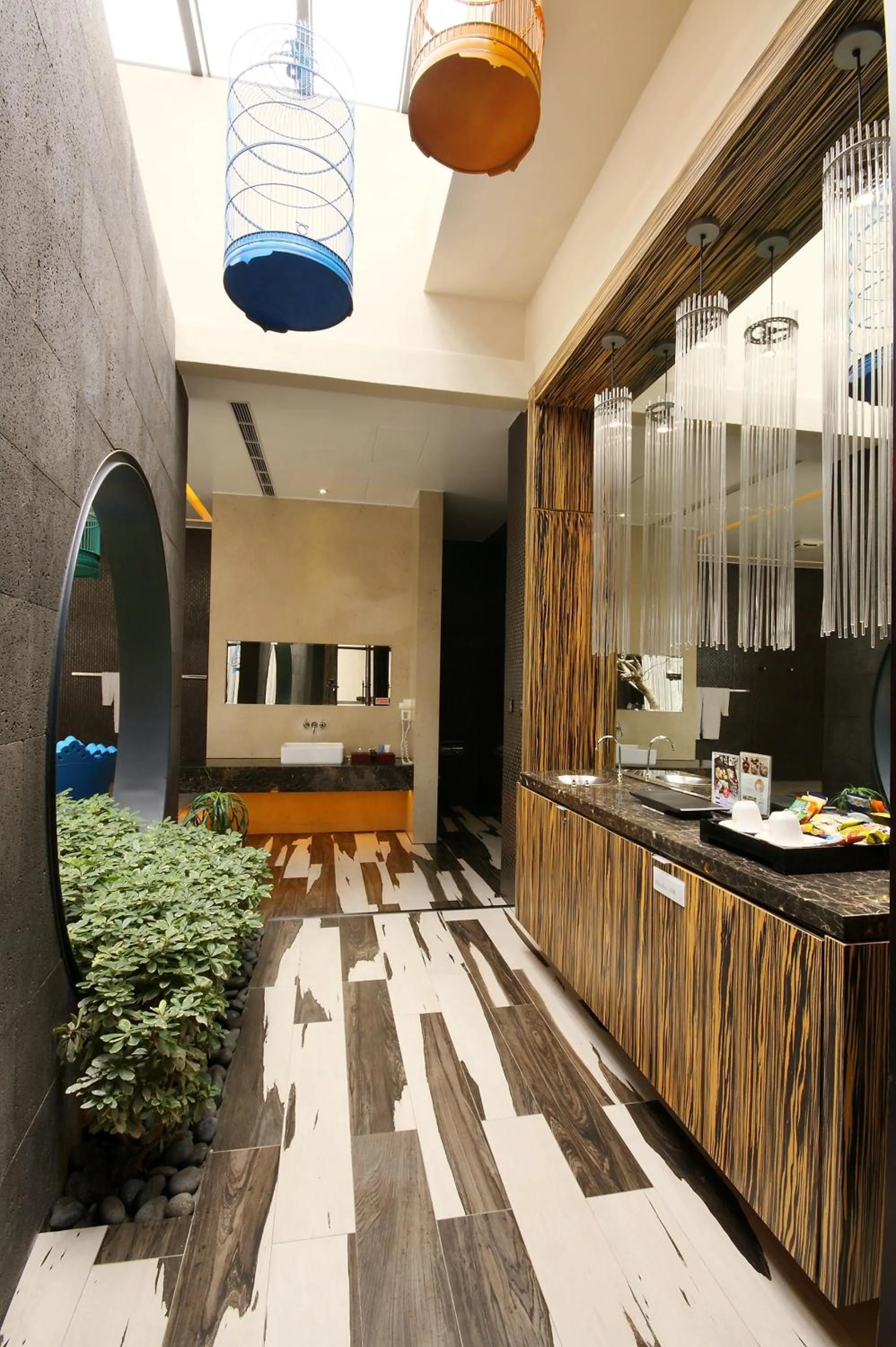 Decorative detail in Mulan Motel