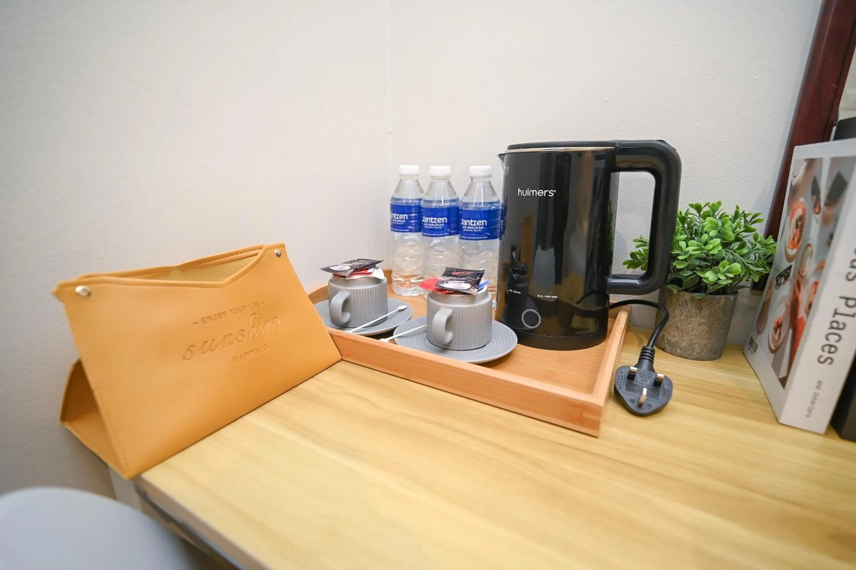 Swing & Pillows - KL Pekeliling formerly known as Swiss Cottage Hotel