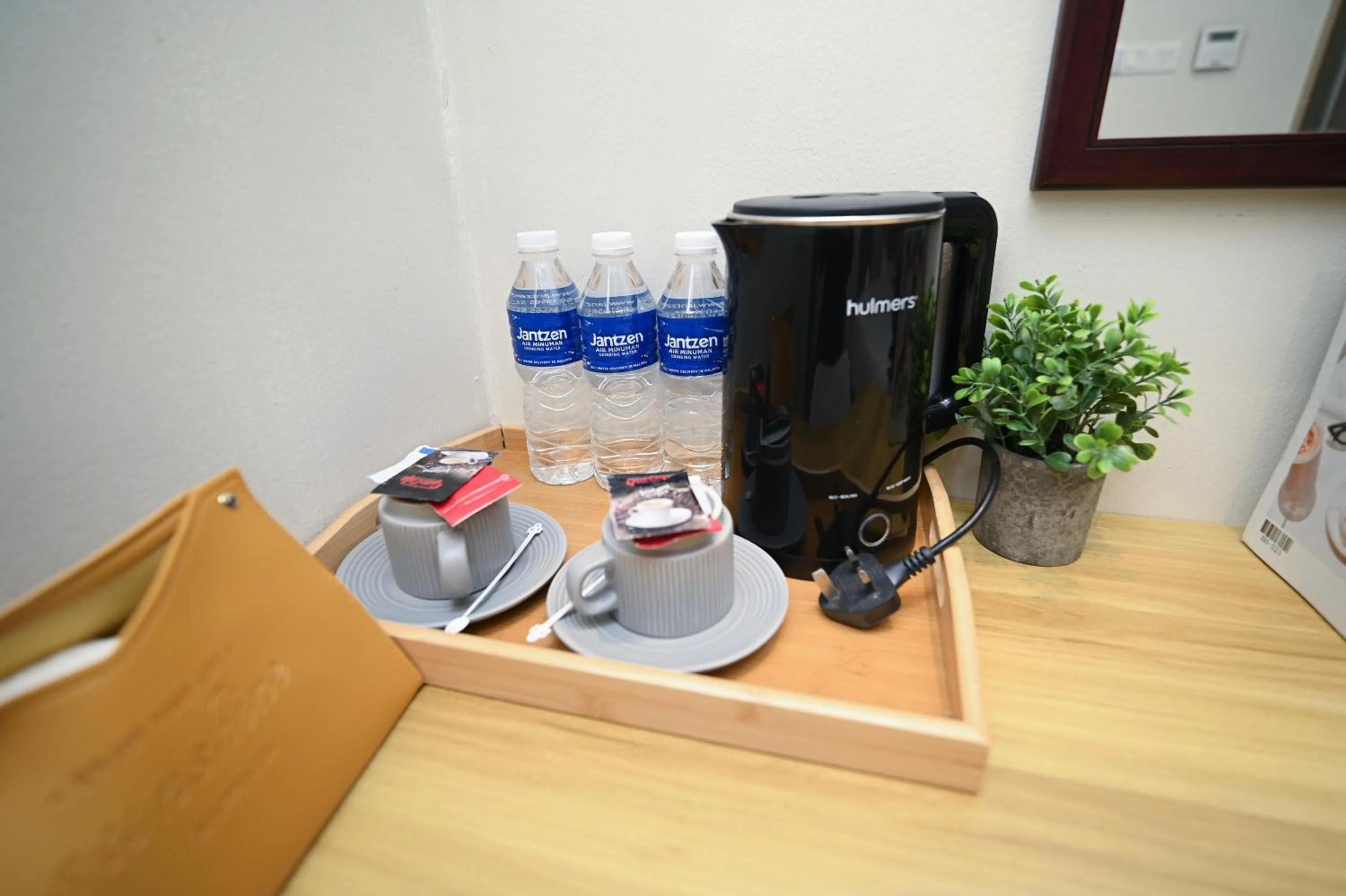 Swing & Pillows - KL Pekeliling formerly known as Swiss Cottage Hotel