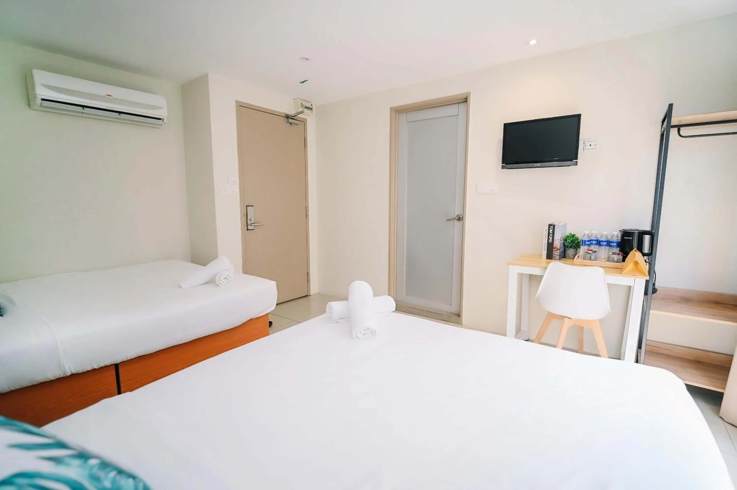 Bed in Swing & Pillows - KL Pekeliling formerly known as Swiss Cottage Hotel