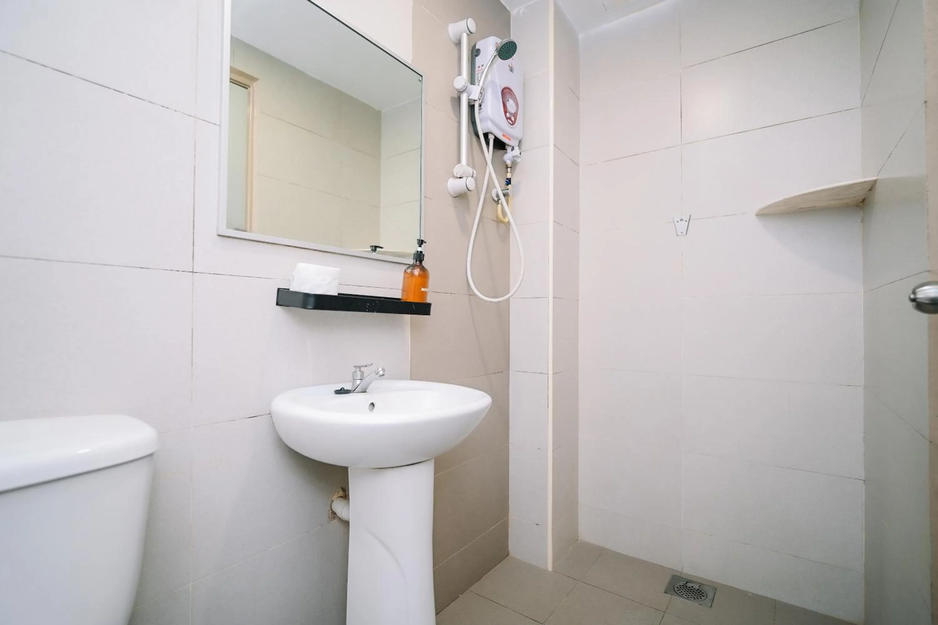 Swing & Pillows - KL Pekeliling formerly known as Swiss Cottage Hotel