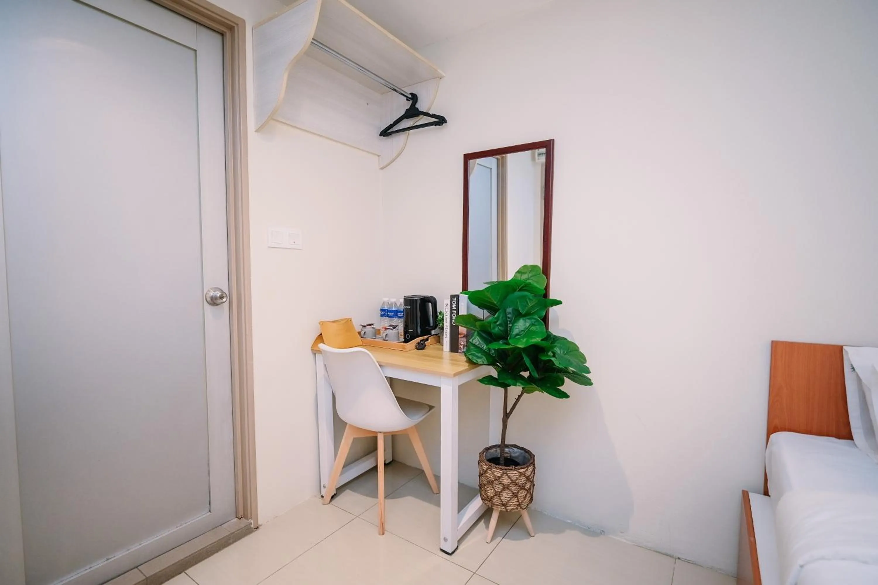 Swing & Pillows - KL Pekeliling formerly known as Swiss Cottage Hotel