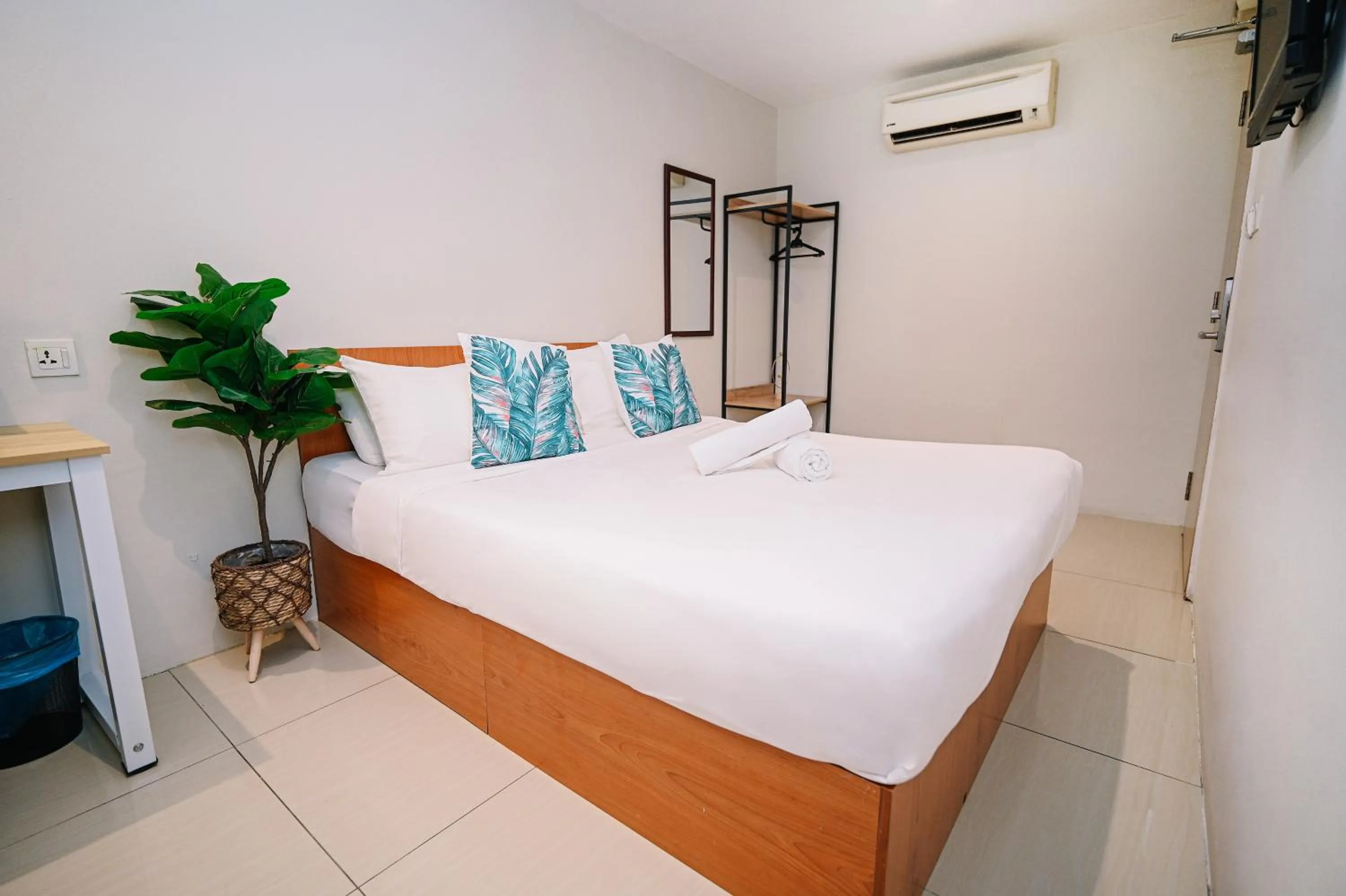 Bed in Swing & Pillows - KL Pekeliling formerly known as Swiss Cottage Hotel